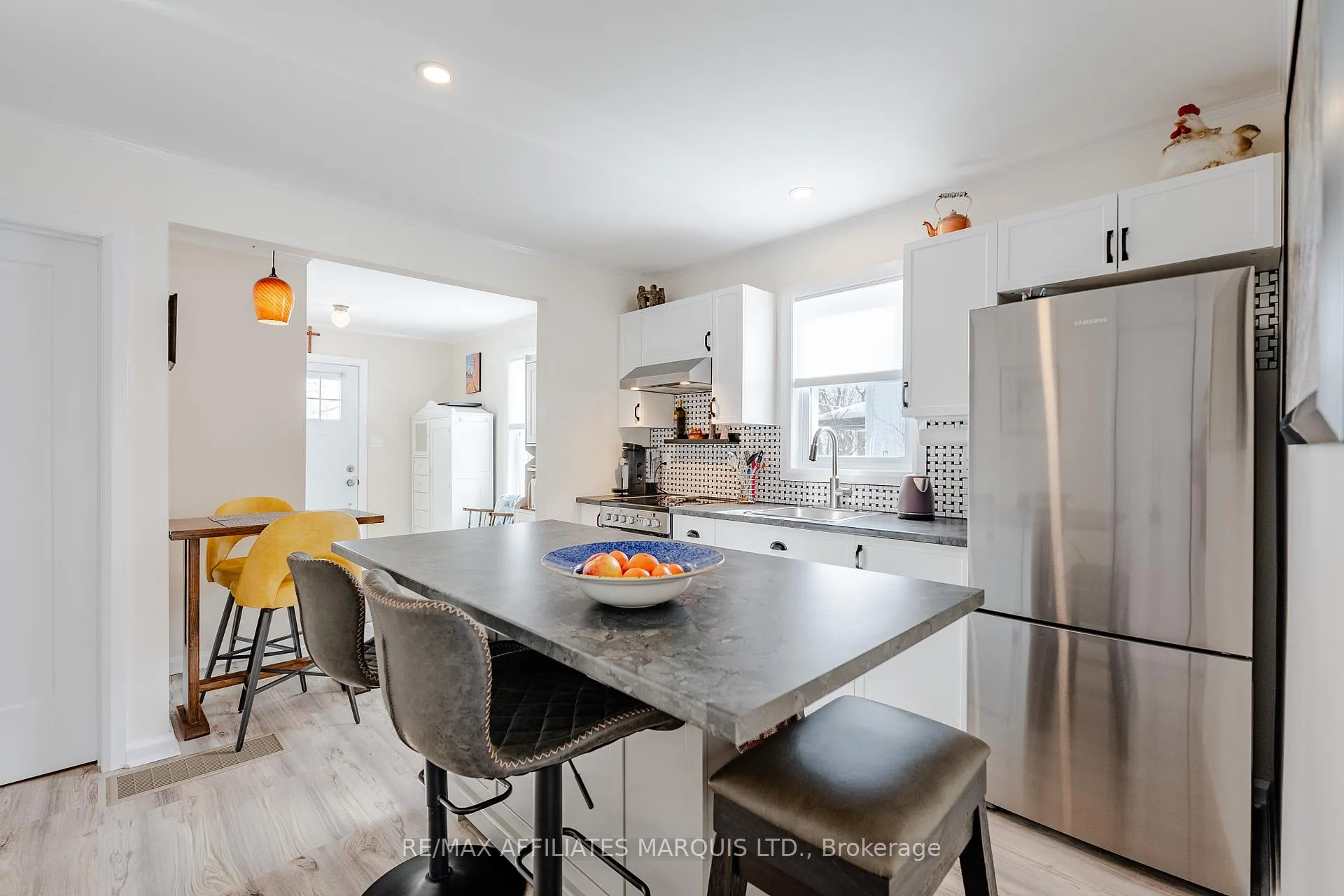 Photo 5 of 1234 Notre Dame Street, Cornwall — HOMEH