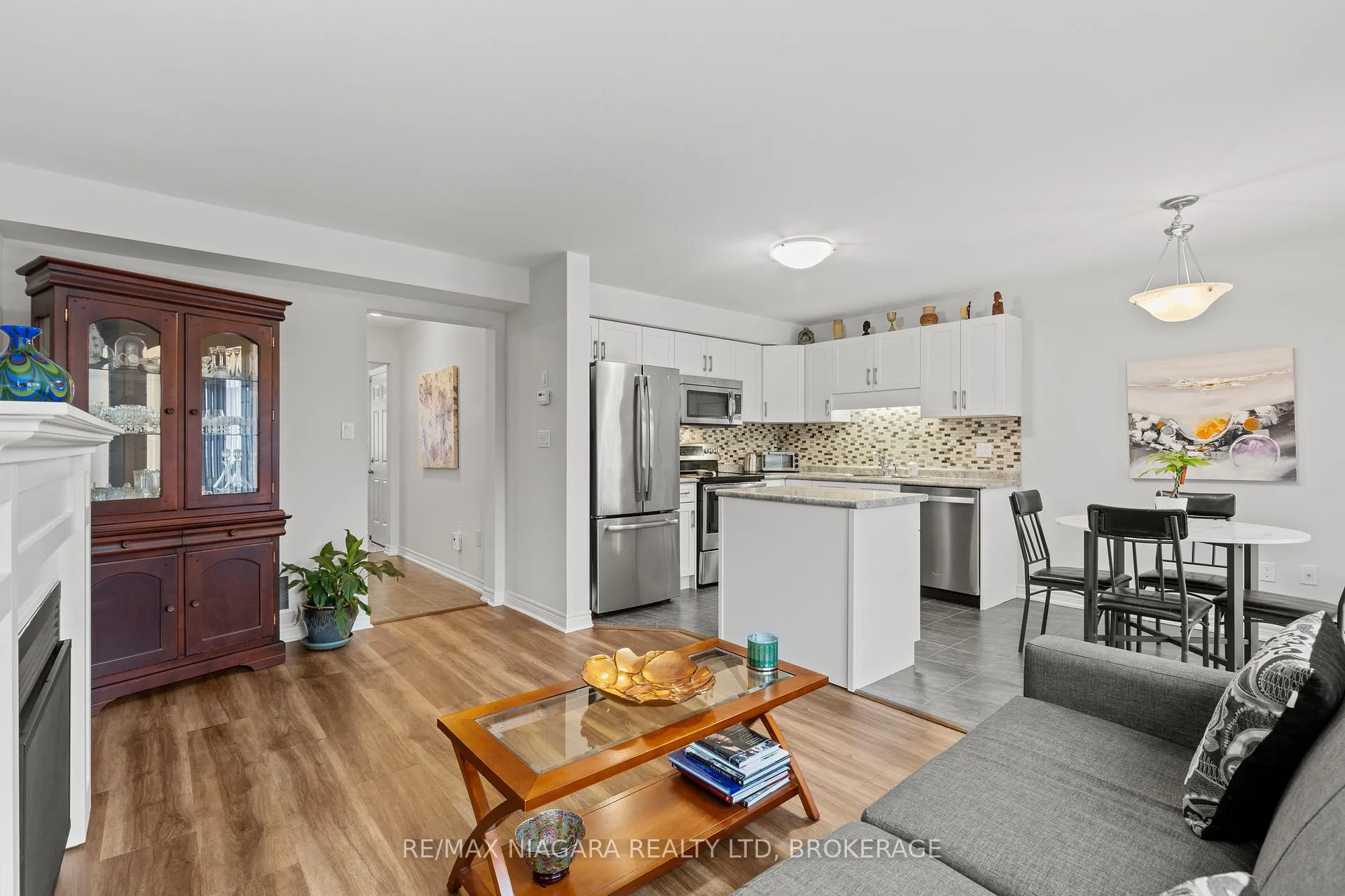 Photo 6 of 7728 Shaw Street, Niagara Falls, Oldfield — HOMEH