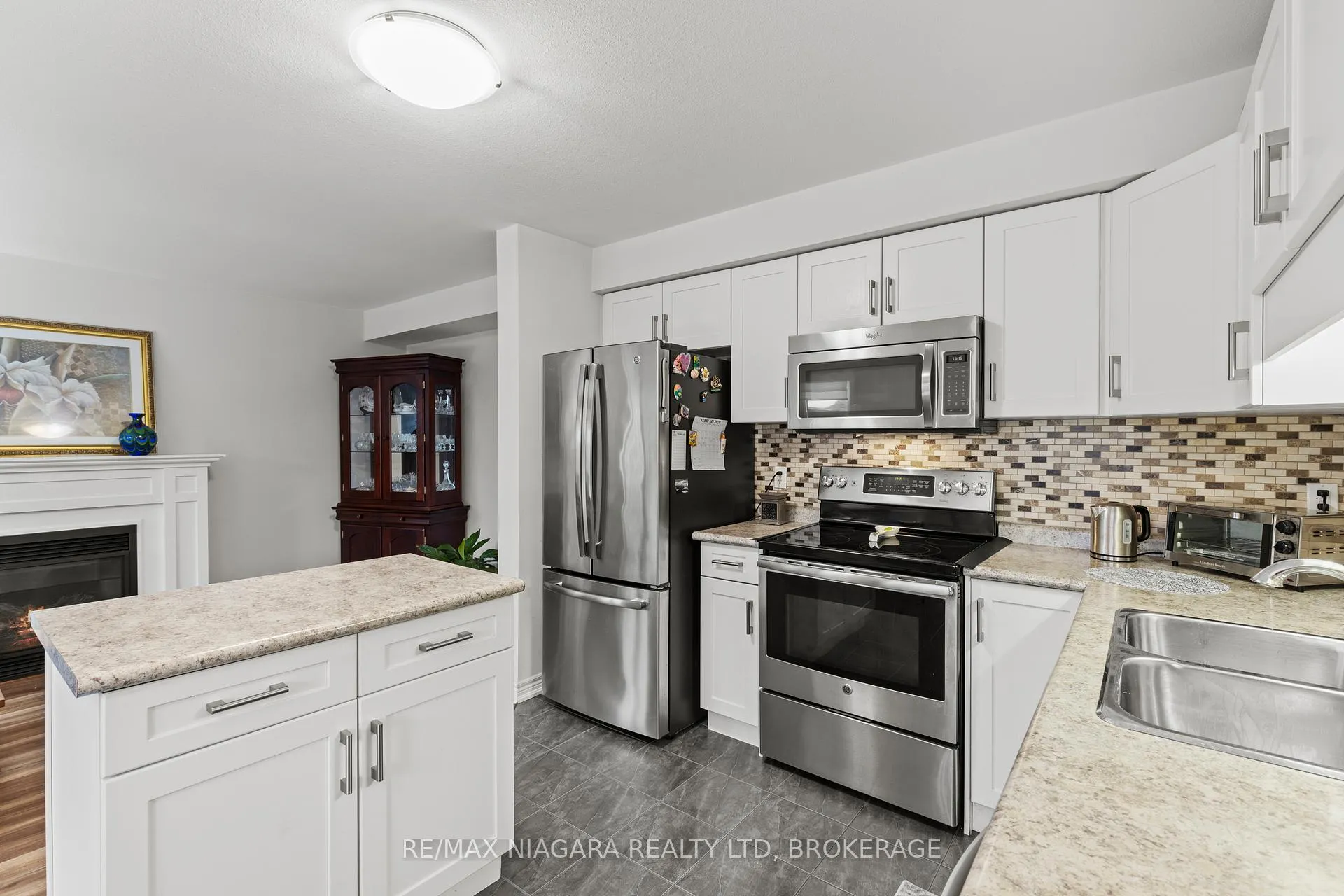 Photo 9 of 7728 Shaw Street, Niagara Falls, Oldfield — HOMEH