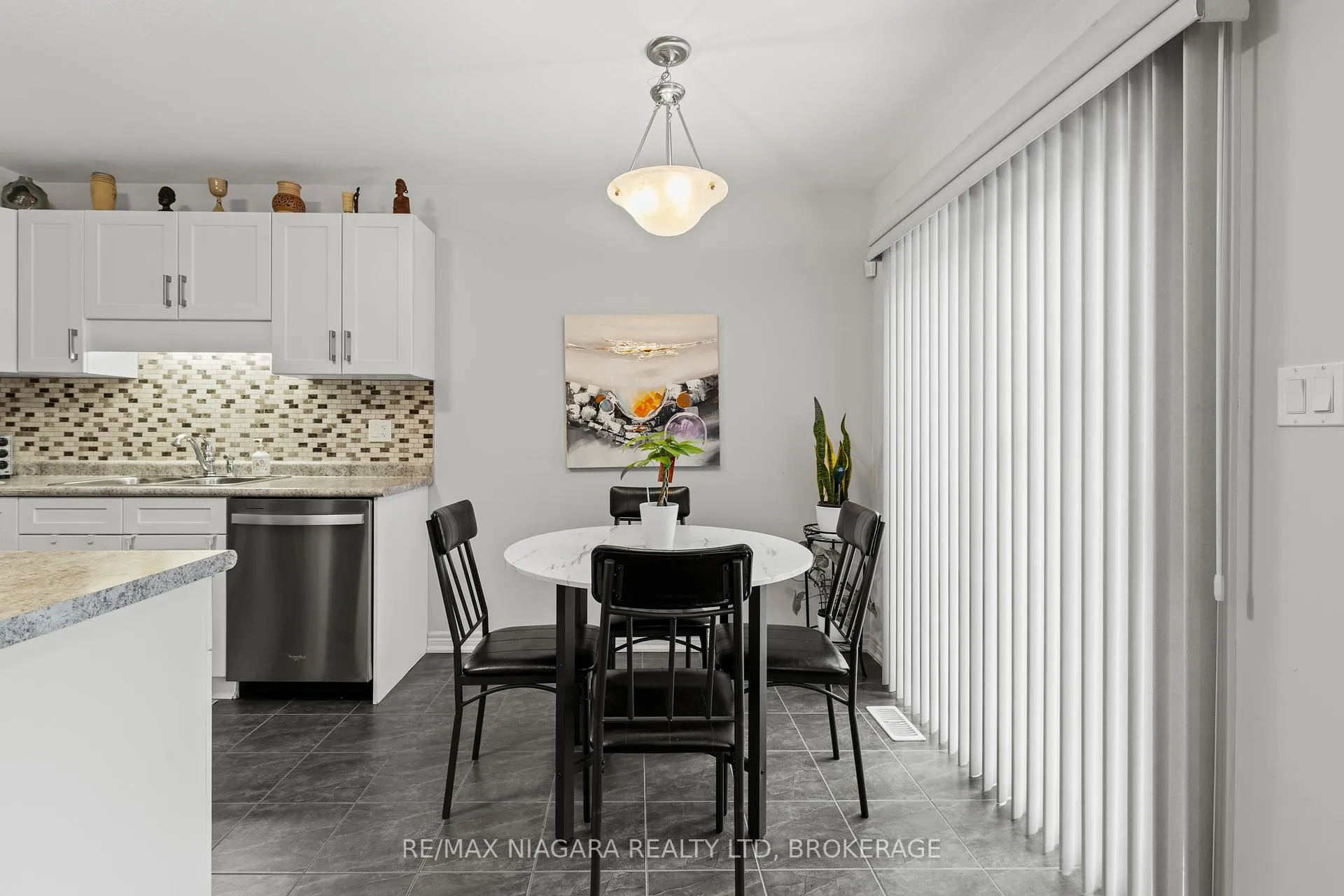 Photo 12 of 7728 Shaw Street, Niagara Falls, Oldfield — HOMEH