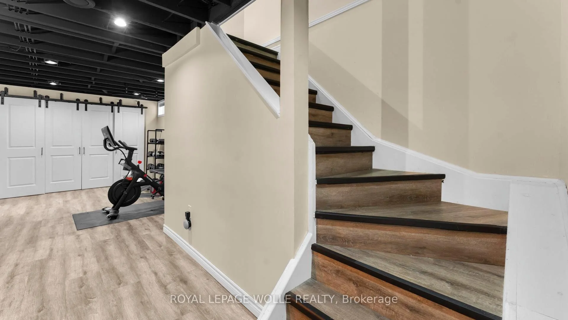Photo 33 of 75 Dawn Ridge Drive, Kitchener — HOMEH