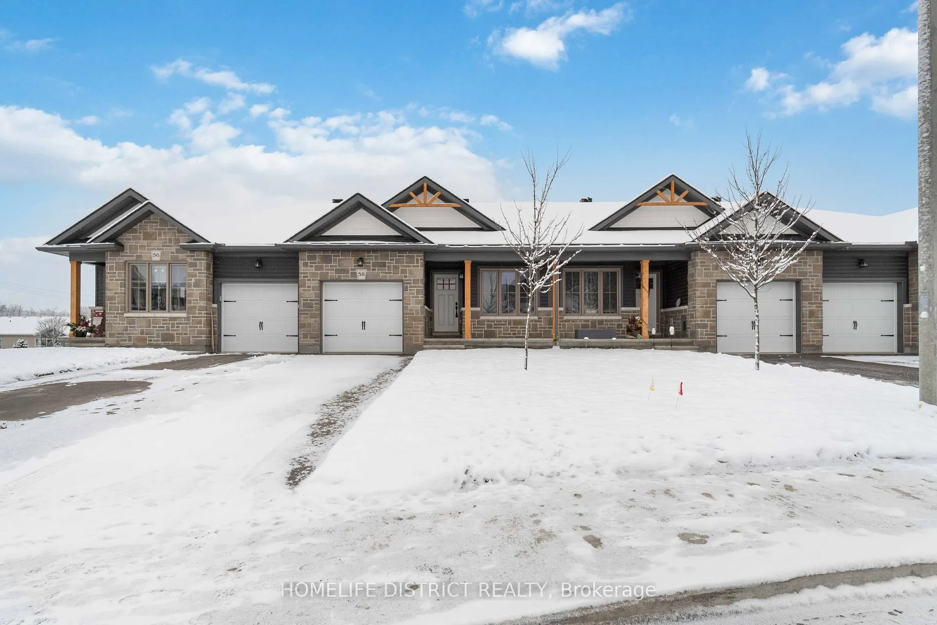 Photo 2 of 58 Whitcomb Crescent, Smiths Falls — HOMEH