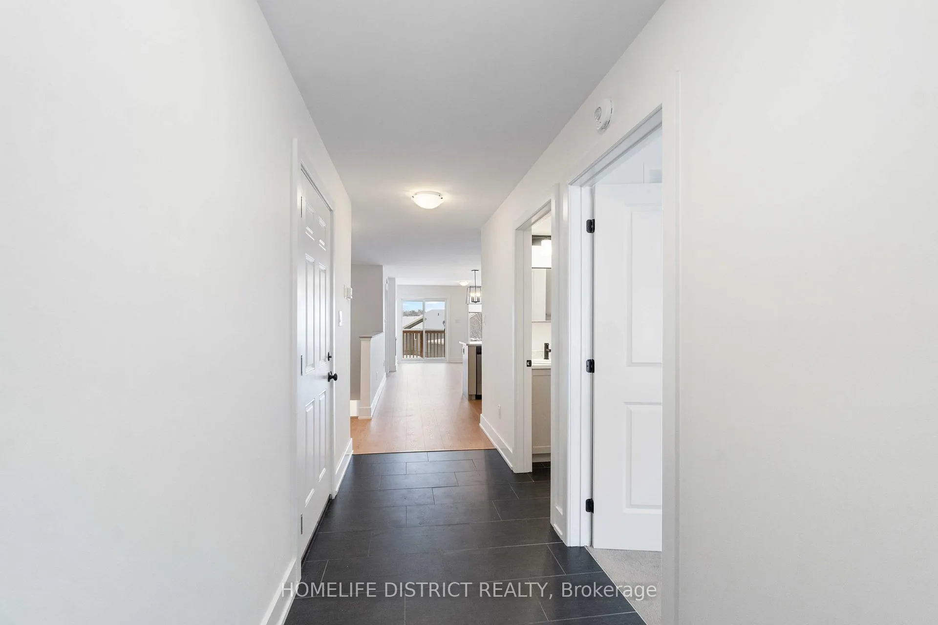 Photo 5 of 58 Whitcomb Crescent, Smiths Falls — HOMEH