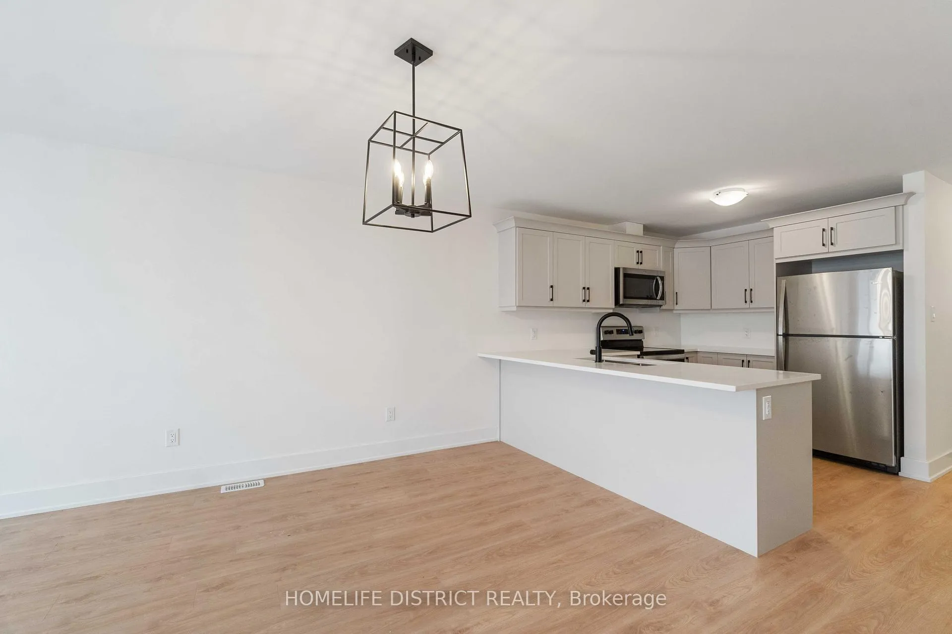 Photo 9 of 58 Whitcomb Crescent, Smiths Falls — HOMEH