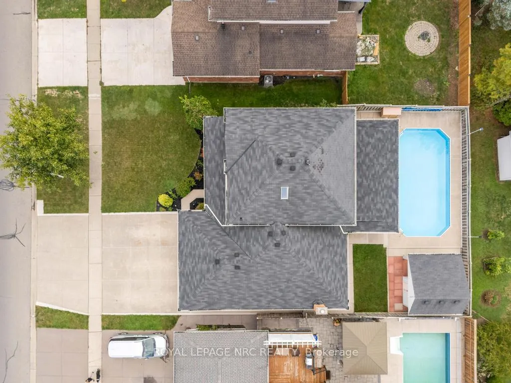 Photo 5 of 83 First Street Louth, St. Catharines, Grapeview — HOMEH