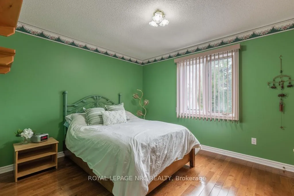 Photo 24 of 83 First Street Louth, St. Catharines, Grapeview — HOMEH