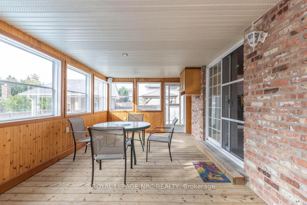 Photo 33 of 83 First Street Louth, St. Catharines, Grapeview — HOMEH