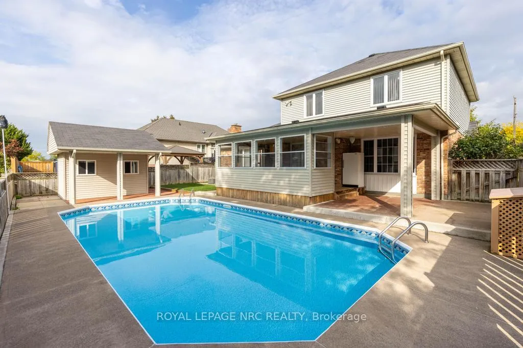 Photo 35 of 83 First Street Louth, St. Catharines, Grapeview — HOMEH