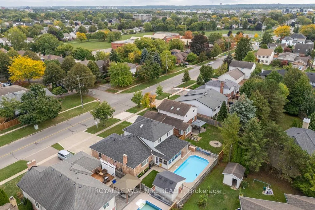 Photo 38 of 83 First Street Louth, St. Catharines, Grapeview — HOMEH