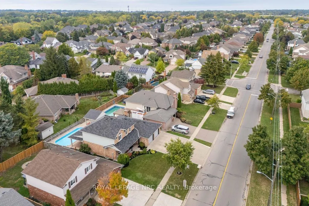 Photo 39 of 83 First Street Louth, St. Catharines, Grapeview — HOMEH