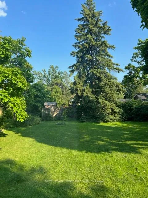 Photo 10 of 5 Denison Avenue, Brampton, Downtown Brampton — HOMEH