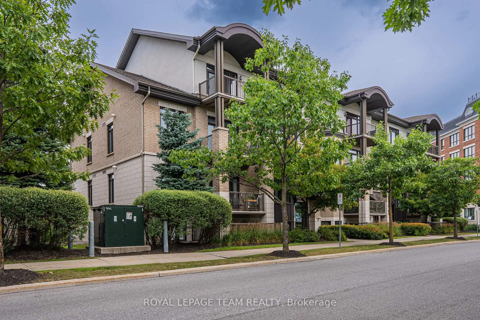 Photo 5 of Unit 304, 805 Beauparc Private, Ottawa, Cyrville — HOMEH