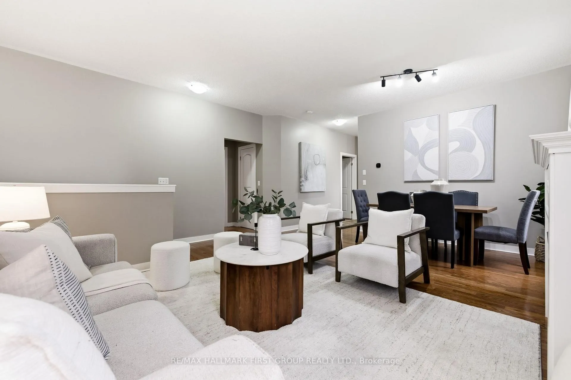 Photo 8 of 27 Keeler Crescent, Clarington, Bowmanville — HOMEH