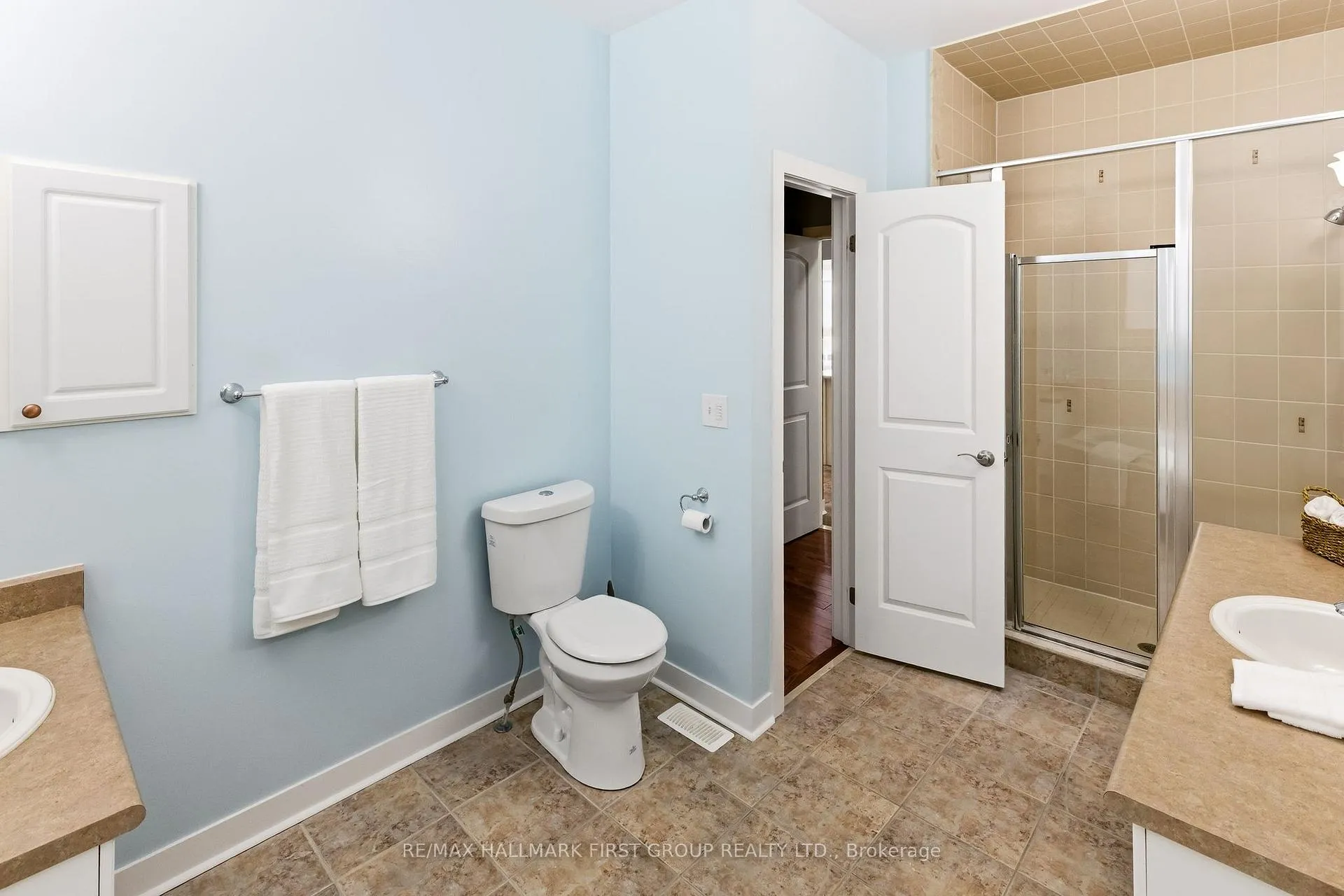 Photo 20 of 27 Keeler Crescent, Clarington, Bowmanville — HOMEH