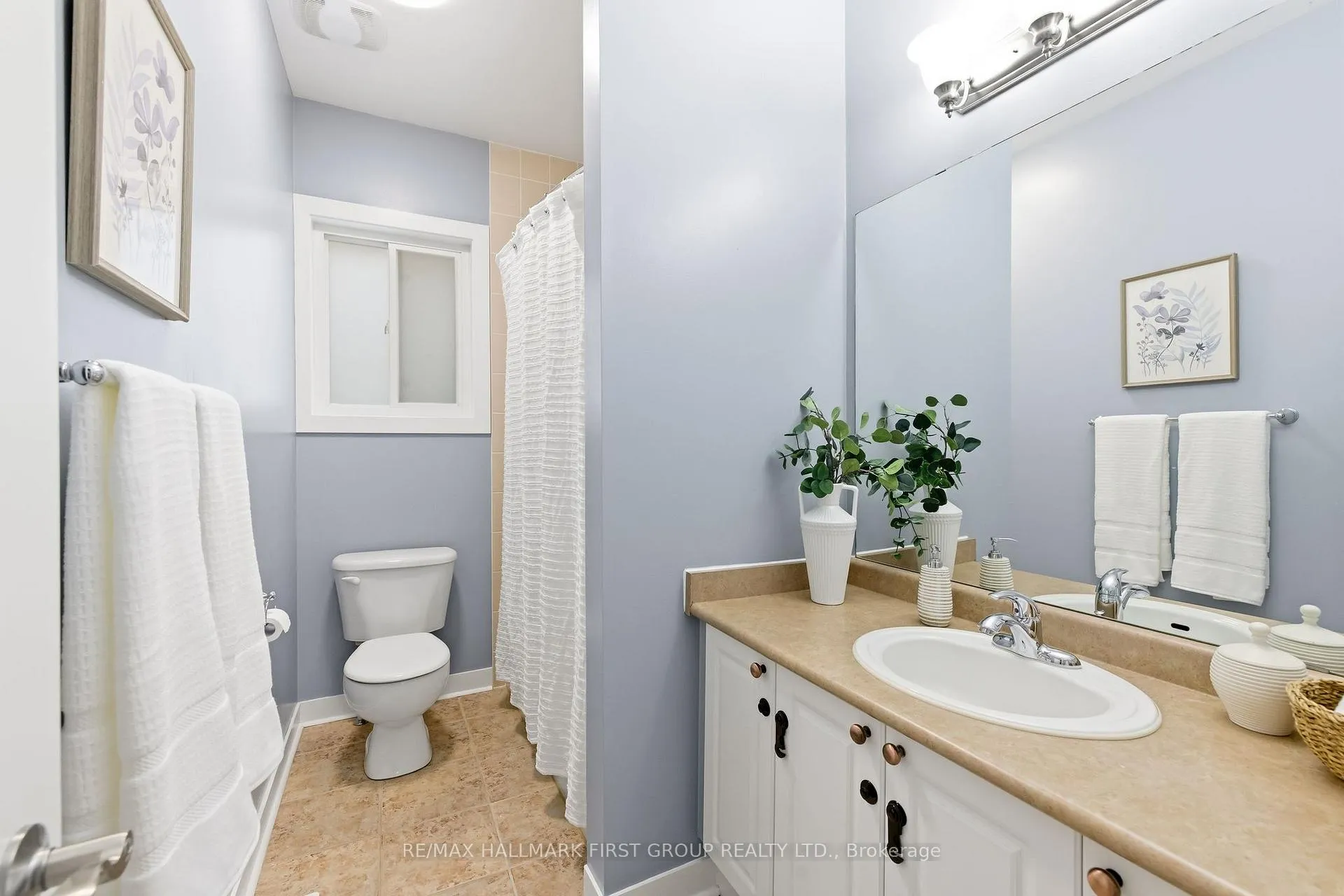 Photo 22 of 27 Keeler Crescent, Clarington, Bowmanville — HOMEH
