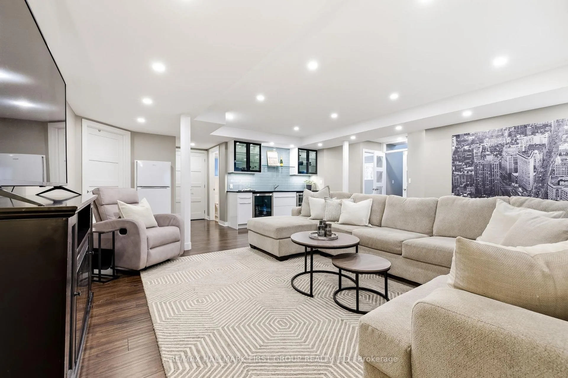 Photo 27 of 27 Keeler Crescent, Clarington, Bowmanville — HOMEH