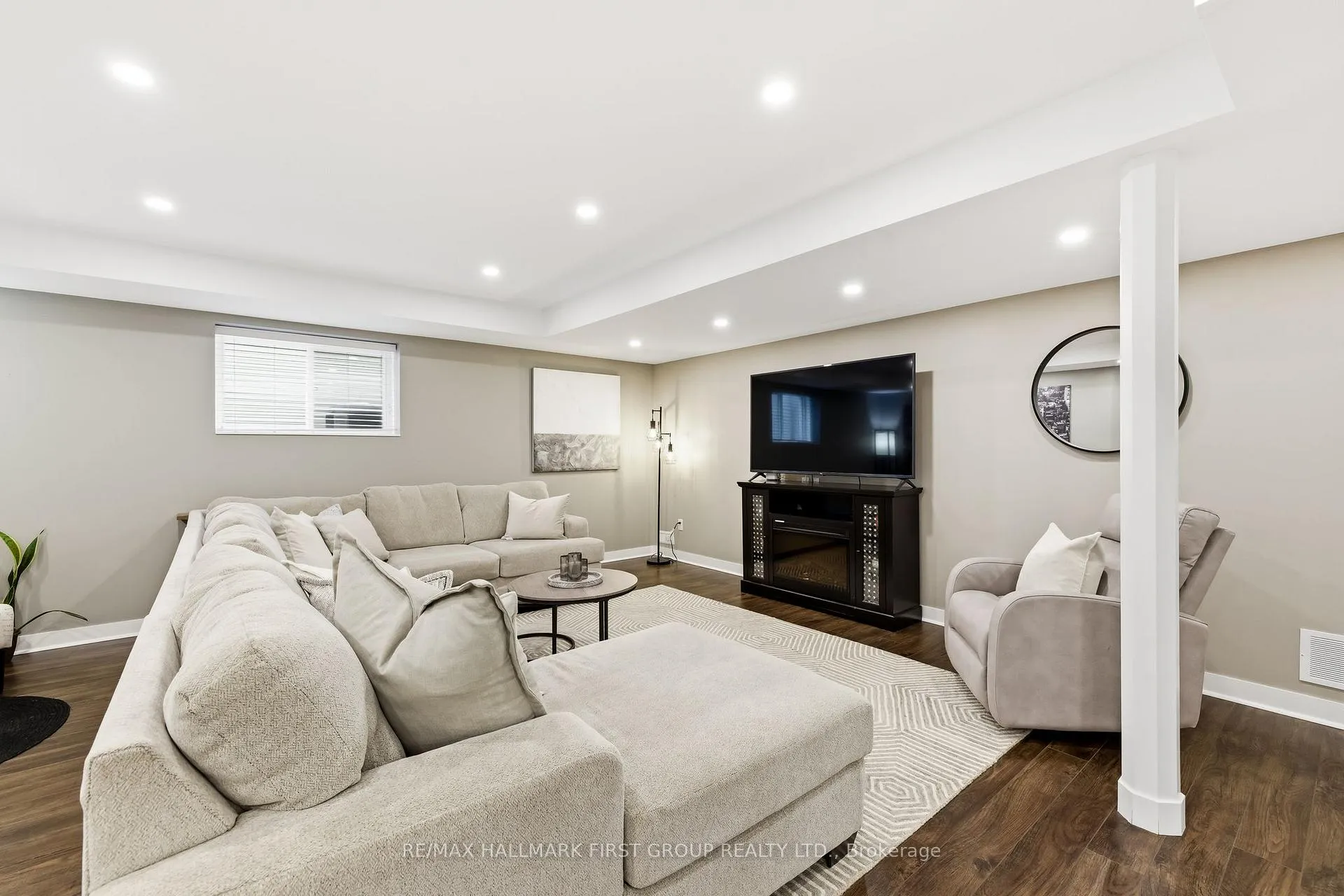 Photo 28 of 27 Keeler Crescent, Clarington, Bowmanville — HOMEH