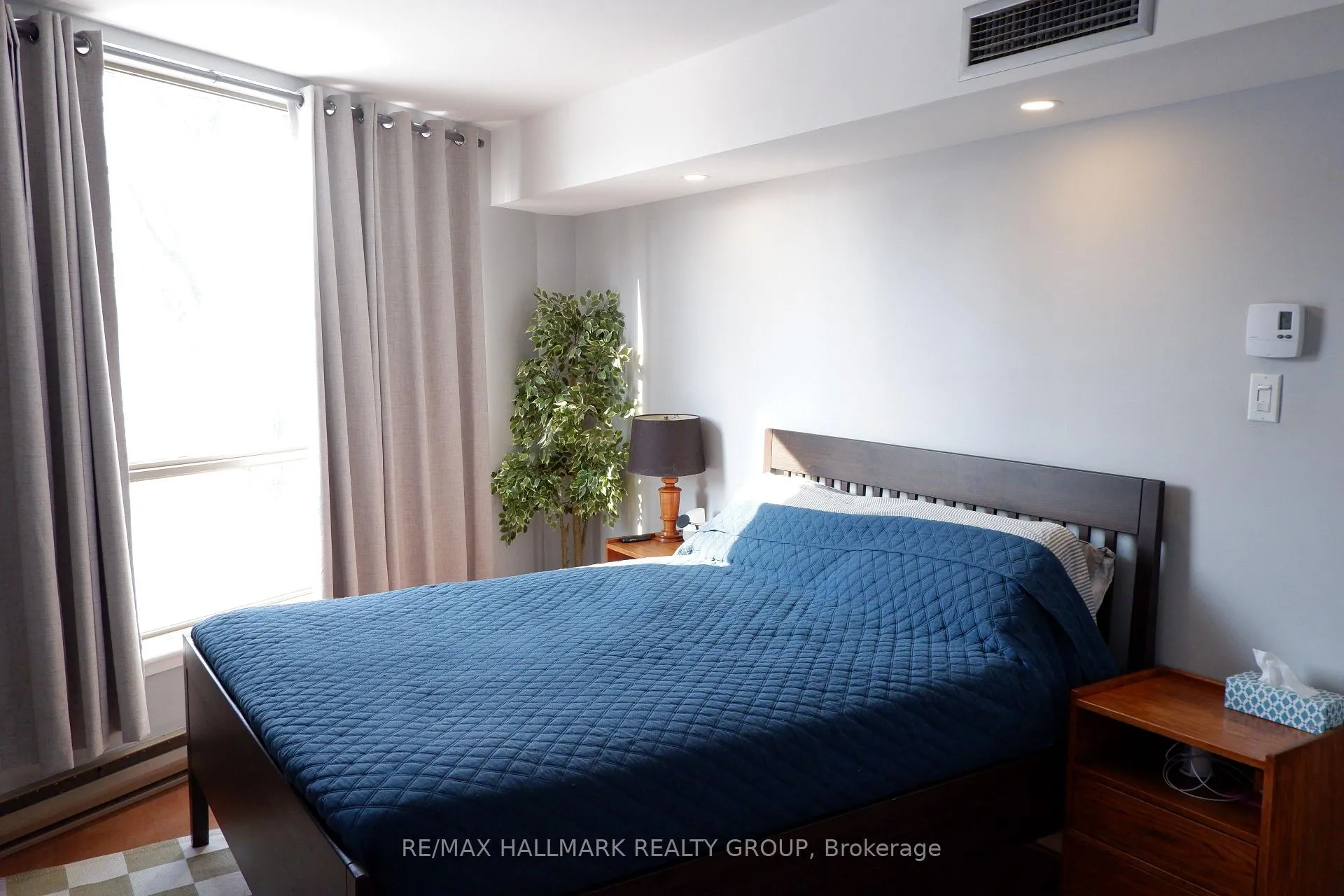 Photo 8 of Unit 203, 30 Charlevoix Street, Ottawa, Vanier — HOMEH