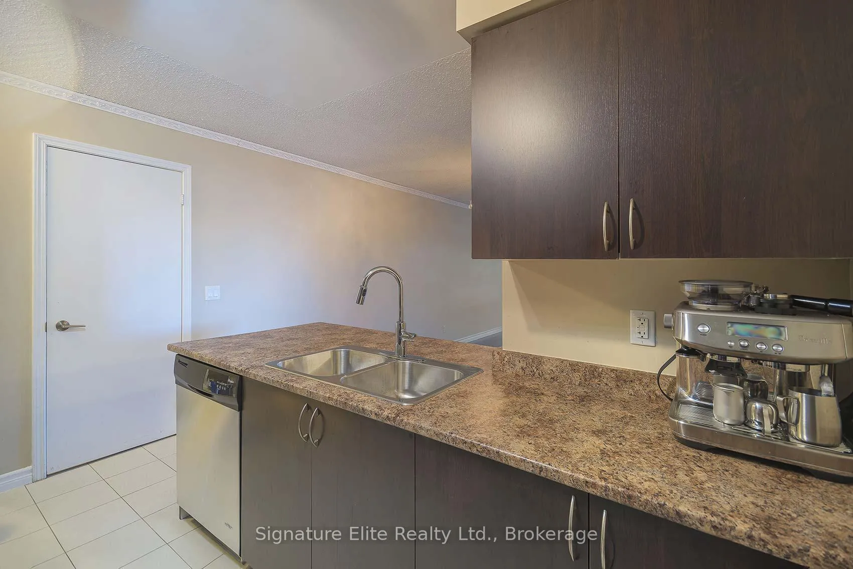 Photo 5 of Unit 304, 35 Saranac Boulevard, Toronto, Englemount-Lawrence — HOMEH