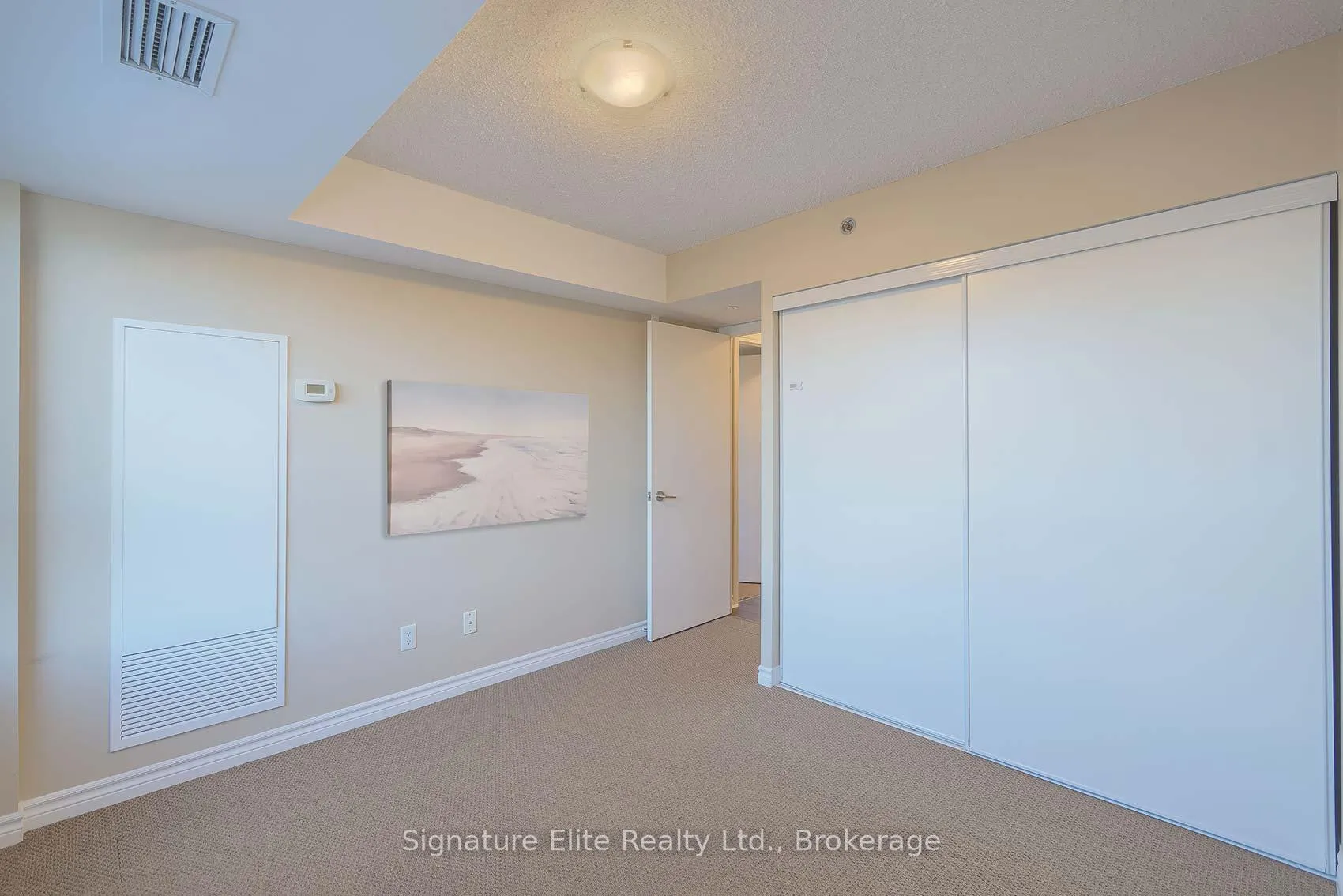 Photo 9 of Unit 304, 35 Saranac Boulevard, Toronto, Englemount-Lawrence — HOMEH
