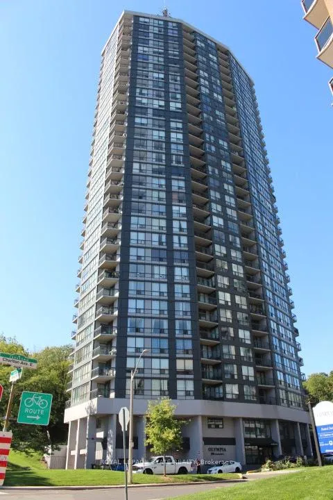 Front of Unit 1507, 150 Charlton Avenue E