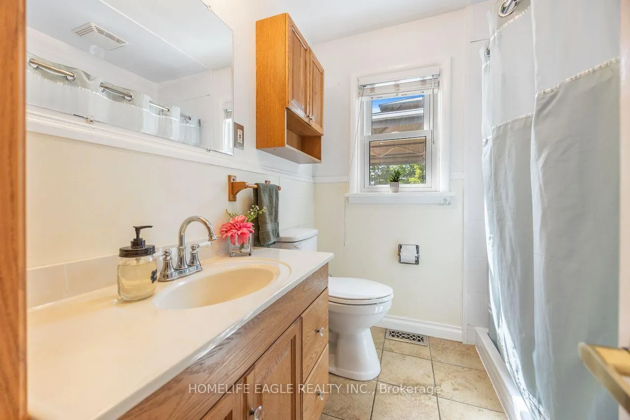 Photo 12 of 19280 Dufferin Street, King, Rural King — HOMEH