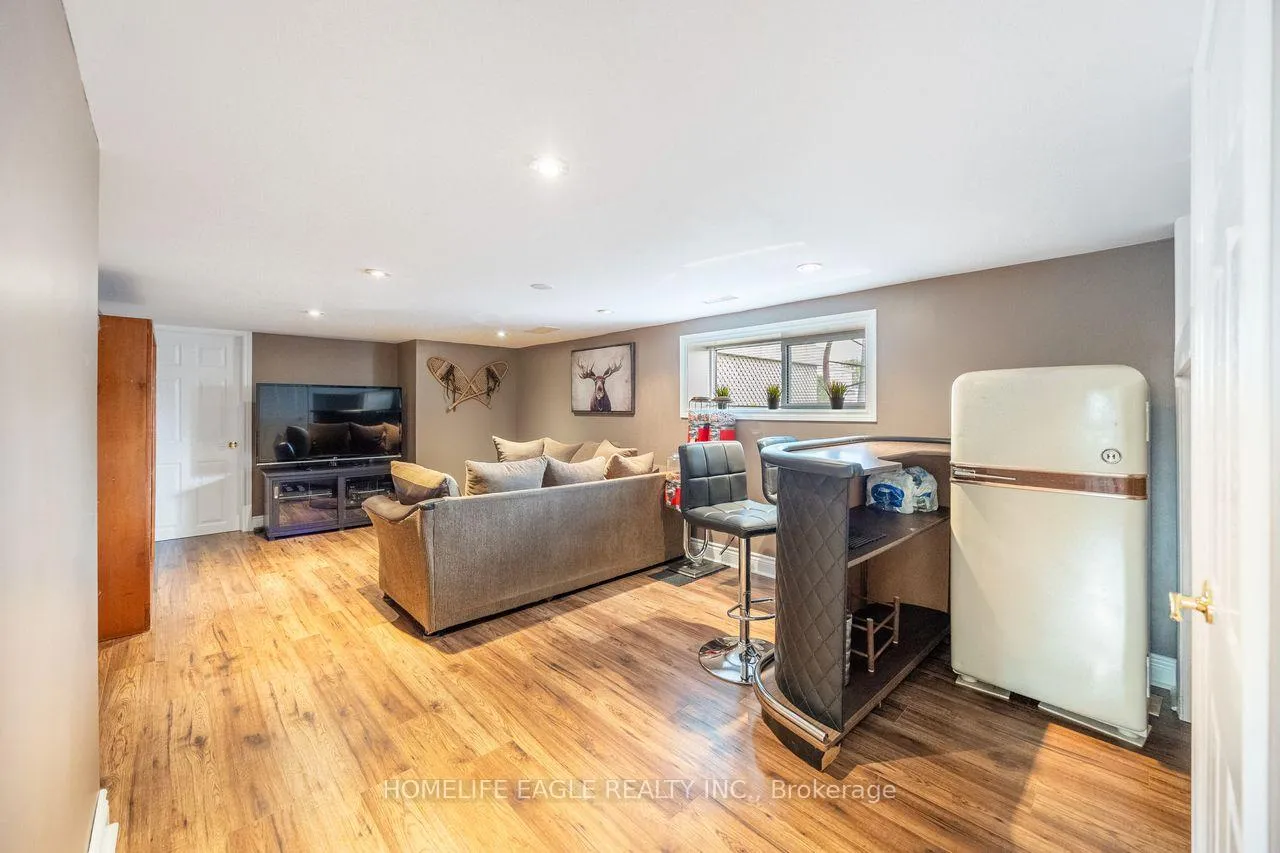 Photo 15 of 19280 Dufferin Street, King, Rural King — HOMEH