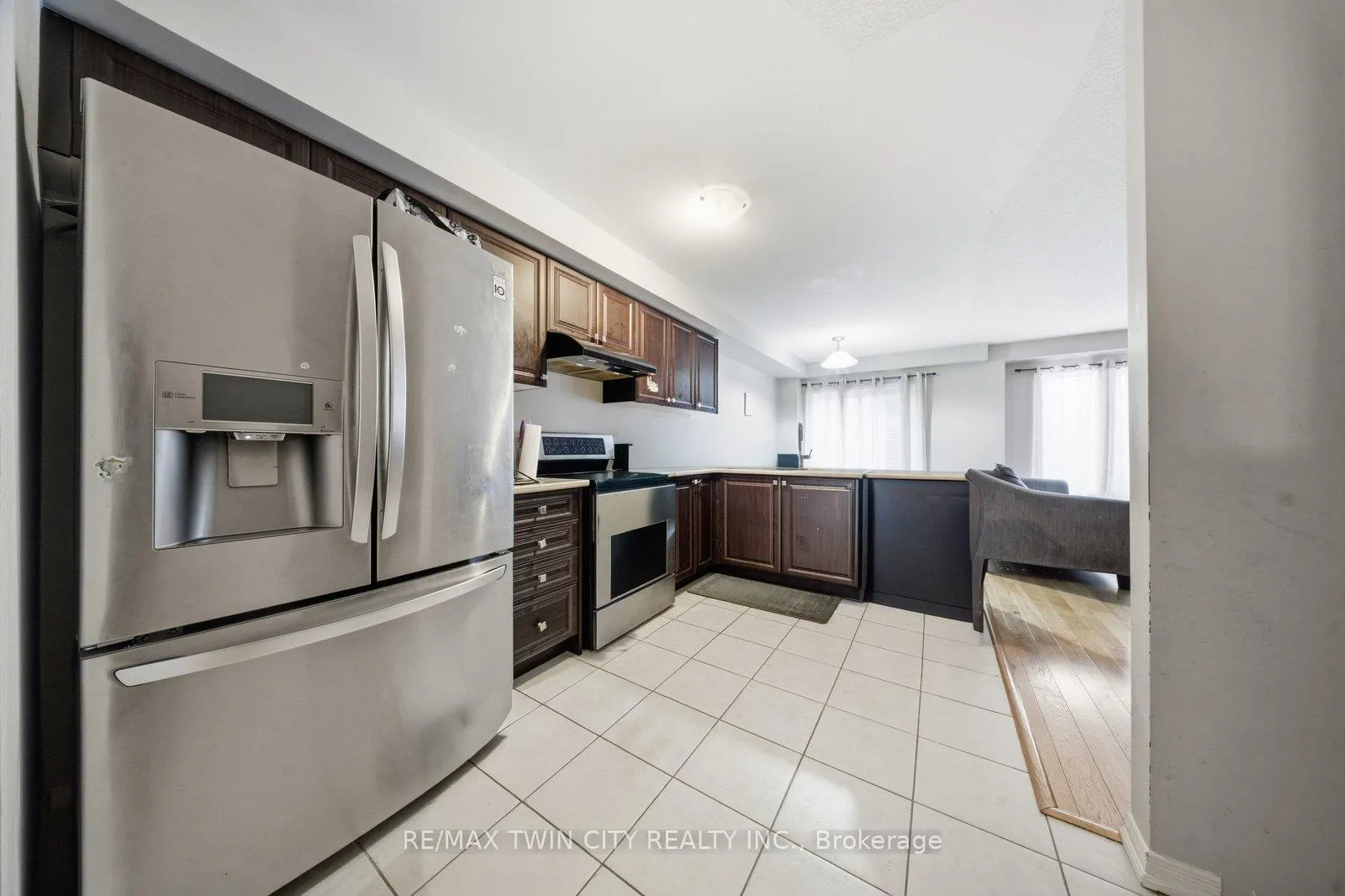 Photo 7 of 126 Munro Circle, Brantford, Empire South — HOMEH
