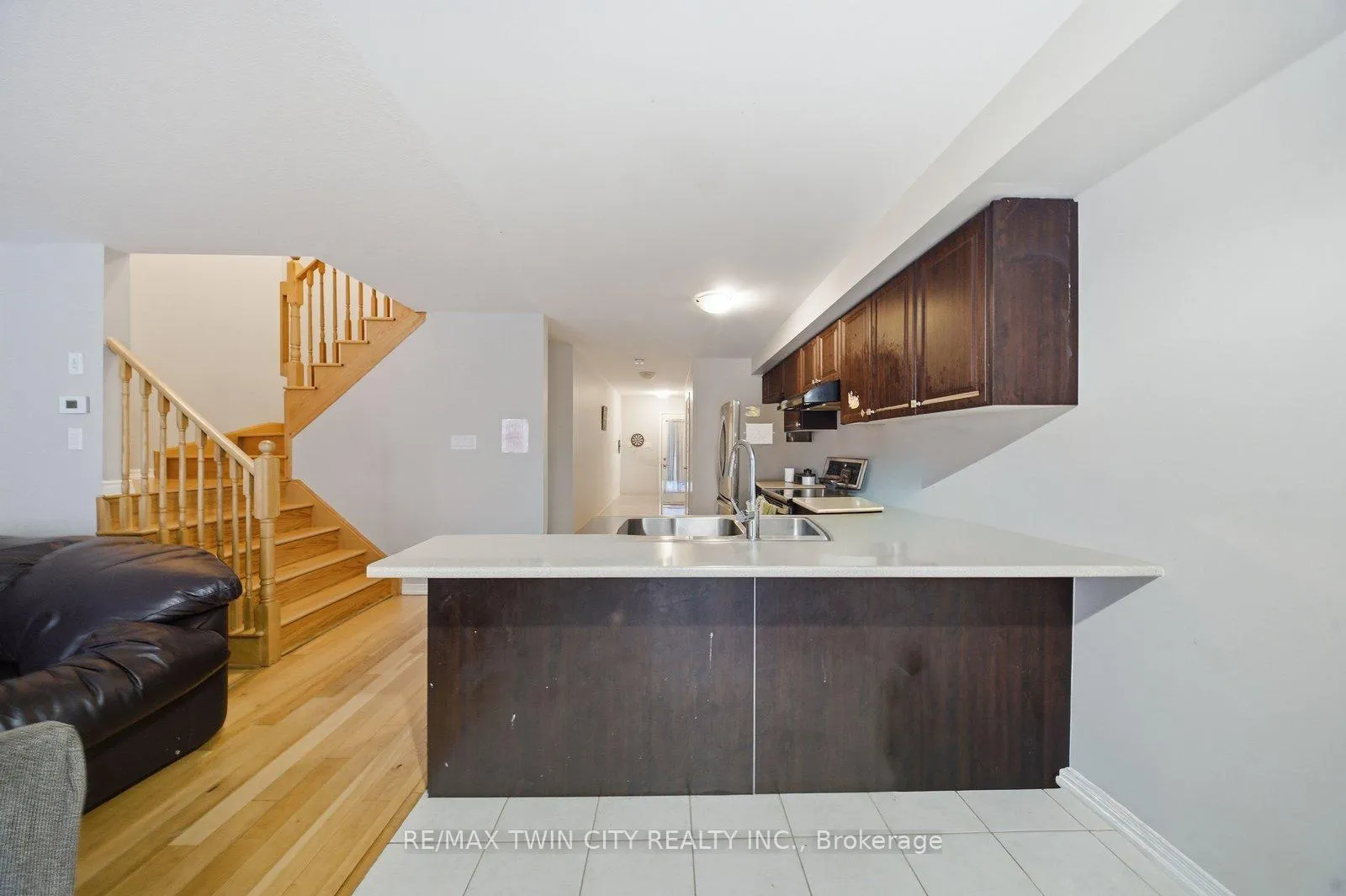 Photo 9 of 126 Munro Circle, Brantford, Empire South — HOMEH