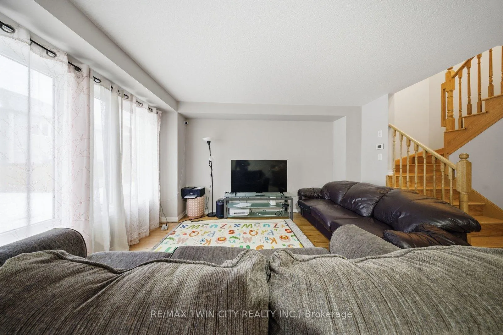 Photo 12 of 126 Munro Circle, Brantford, Empire South — HOMEH