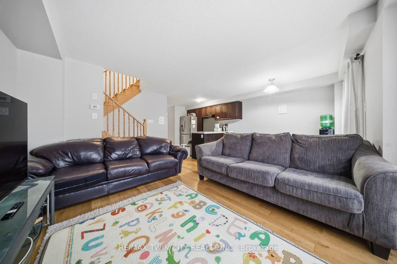 Photo 13 of 126 Munro Circle, Brantford, Empire South — HOMEH
