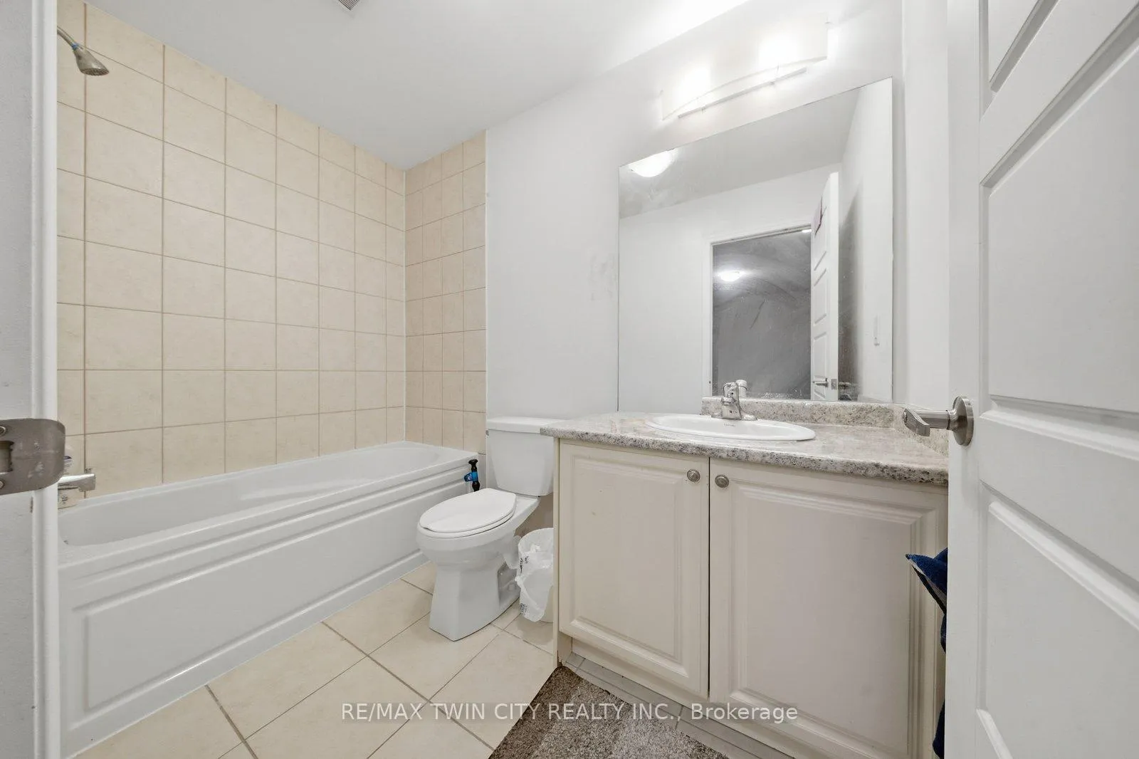 Photo 16 of 126 Munro Circle, Brantford, Empire South — HOMEH