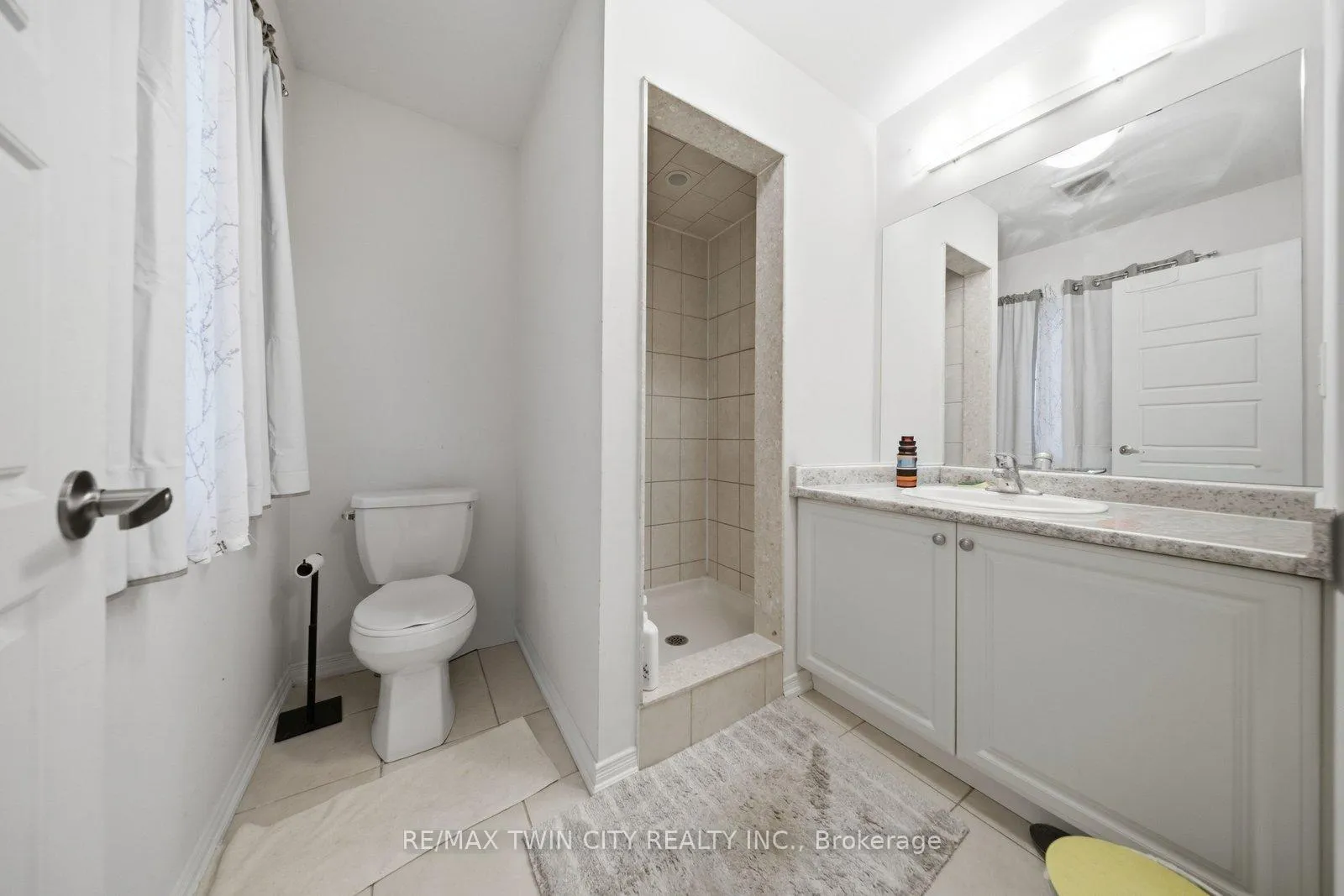 Photo 18 of 126 Munro Circle, Brantford, Empire South — HOMEH