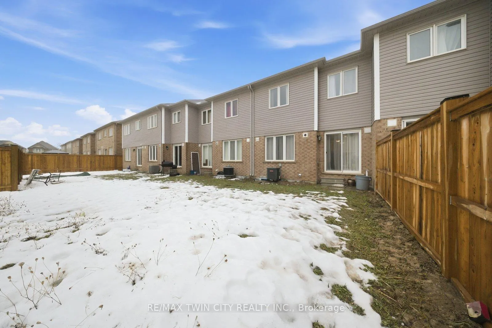 Photo 21 of 126 Munro Circle, Brantford, Empire South — HOMEH