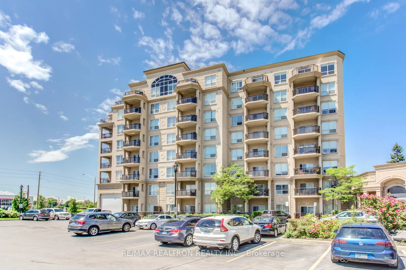 Photo 1 of Unit 710, 8 Maison Parc Court, Vaughan, Lakeview Estates — HOMEH