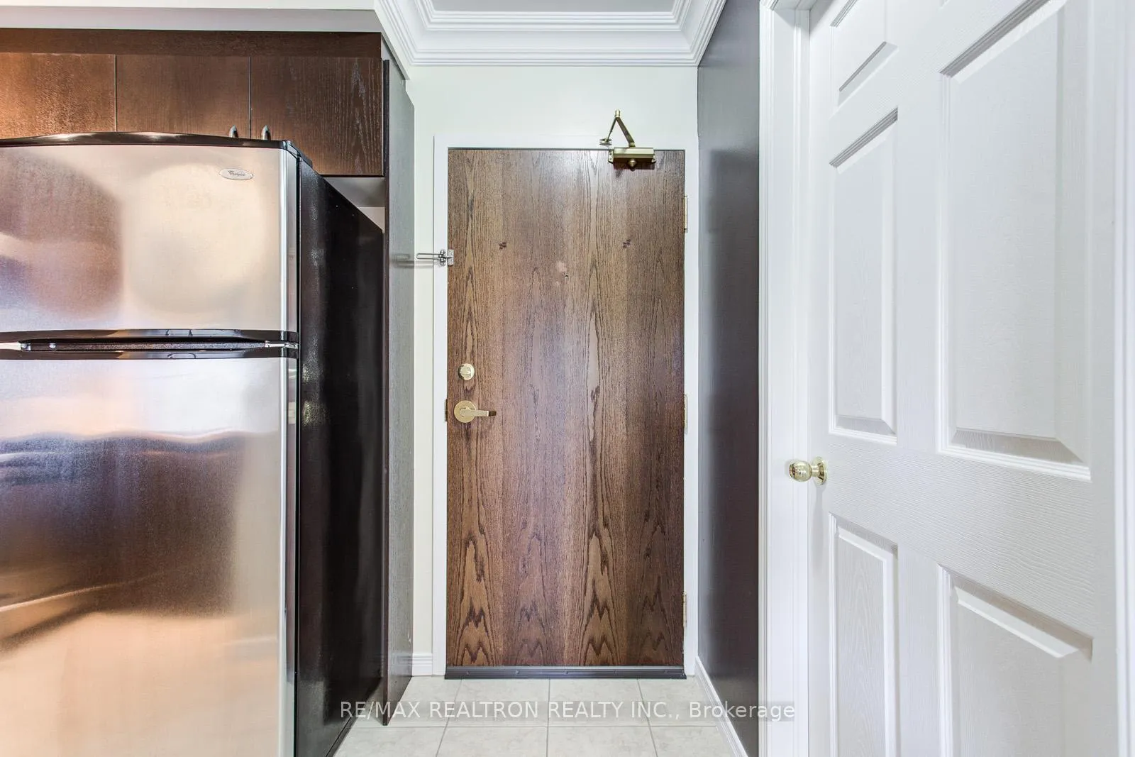 Photo 7 of Unit 710, 8 Maison Parc Court, Vaughan, Lakeview Estates — HOMEH