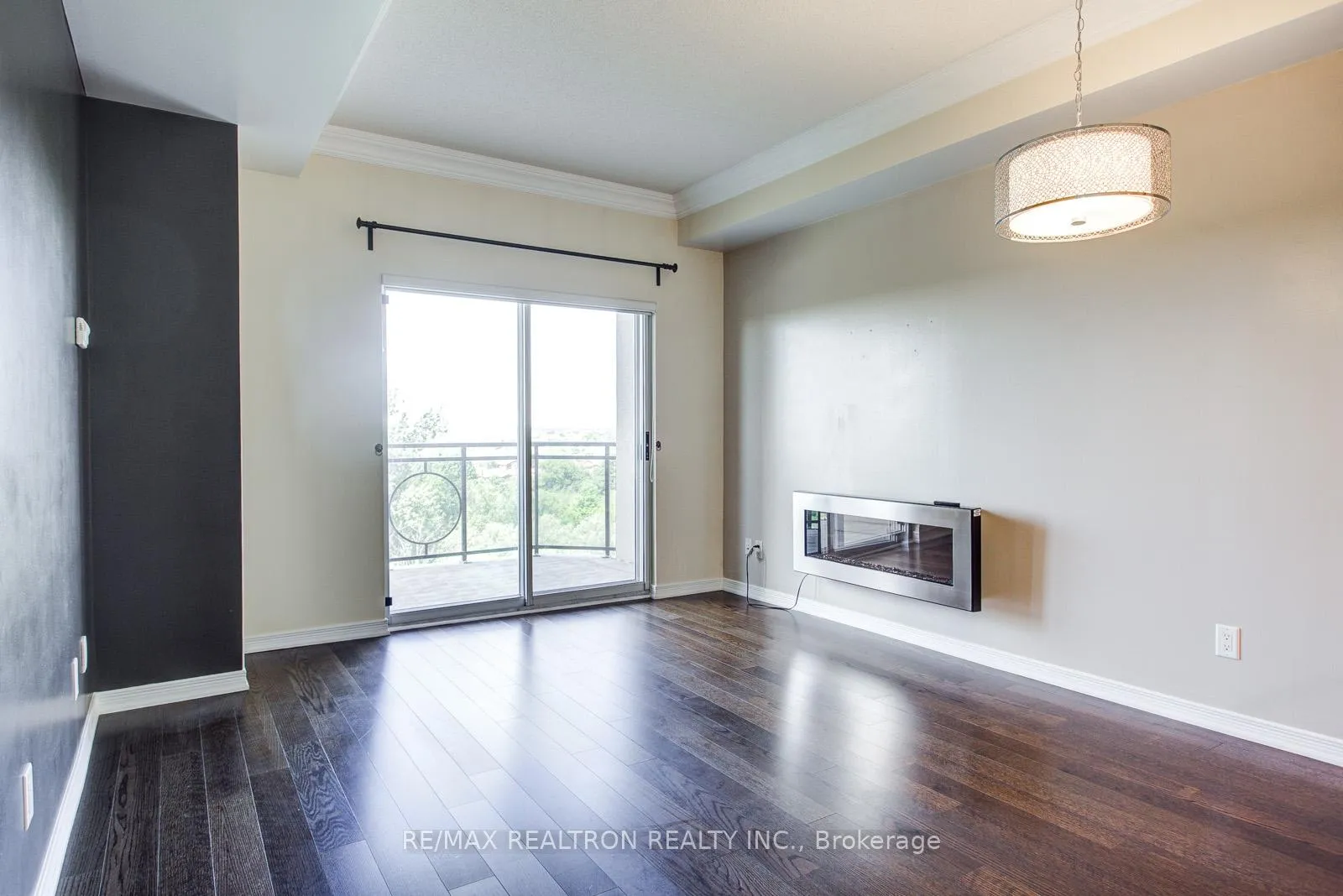 Photo 11 of Unit 710, 8 Maison Parc Court, Vaughan, Lakeview Estates — HOMEH