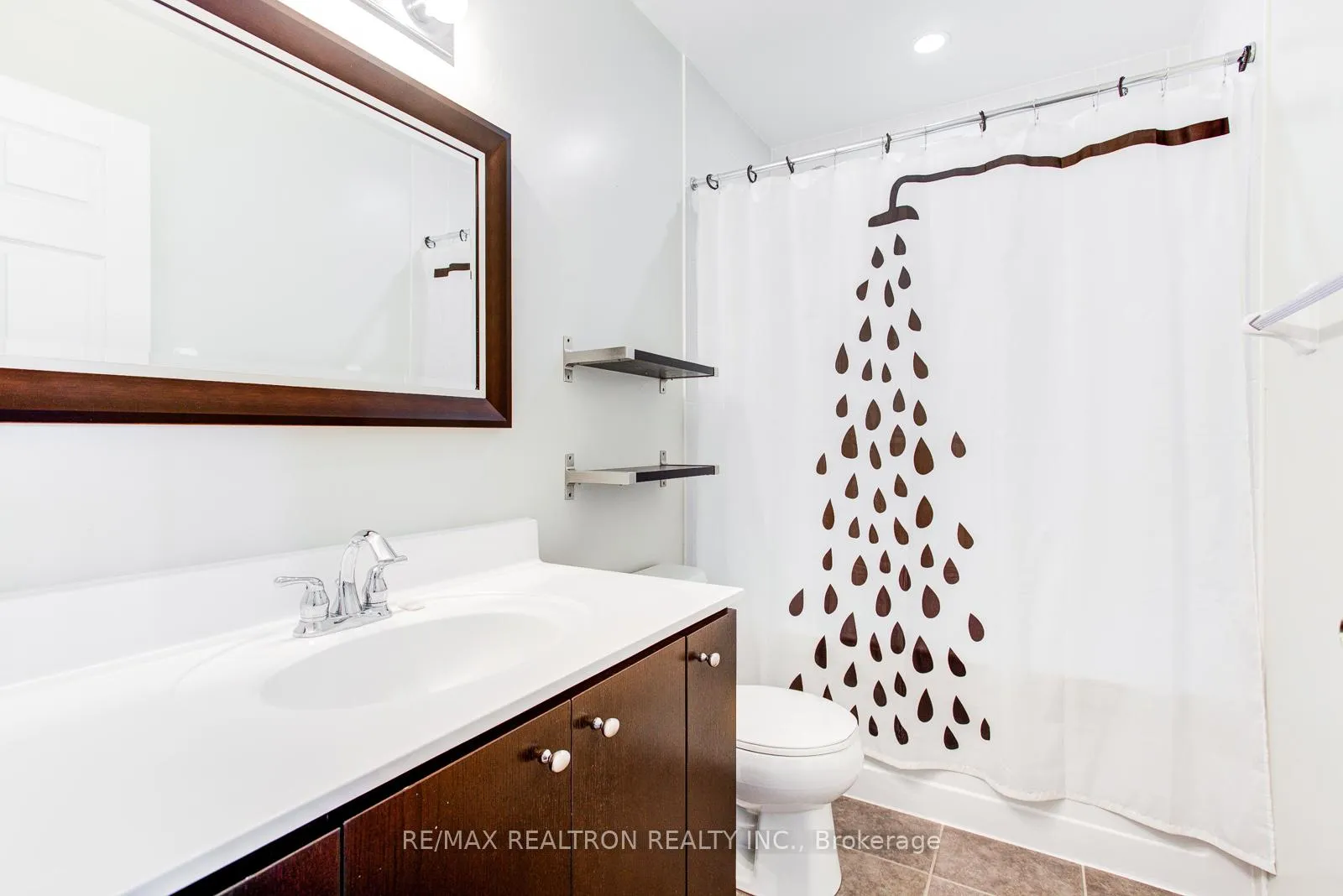 Photo 17 of Unit 710, 8 Maison Parc Court, Vaughan, Lakeview Estates — HOMEH