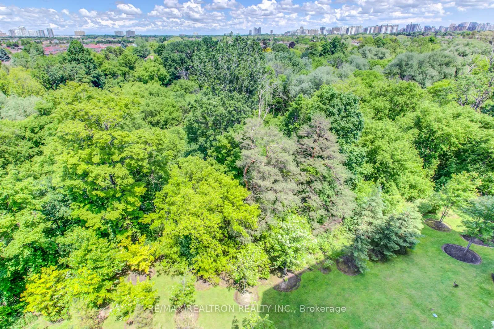 Photo 19 of Unit 710, 8 Maison Parc Court, Vaughan, Lakeview Estates — HOMEH