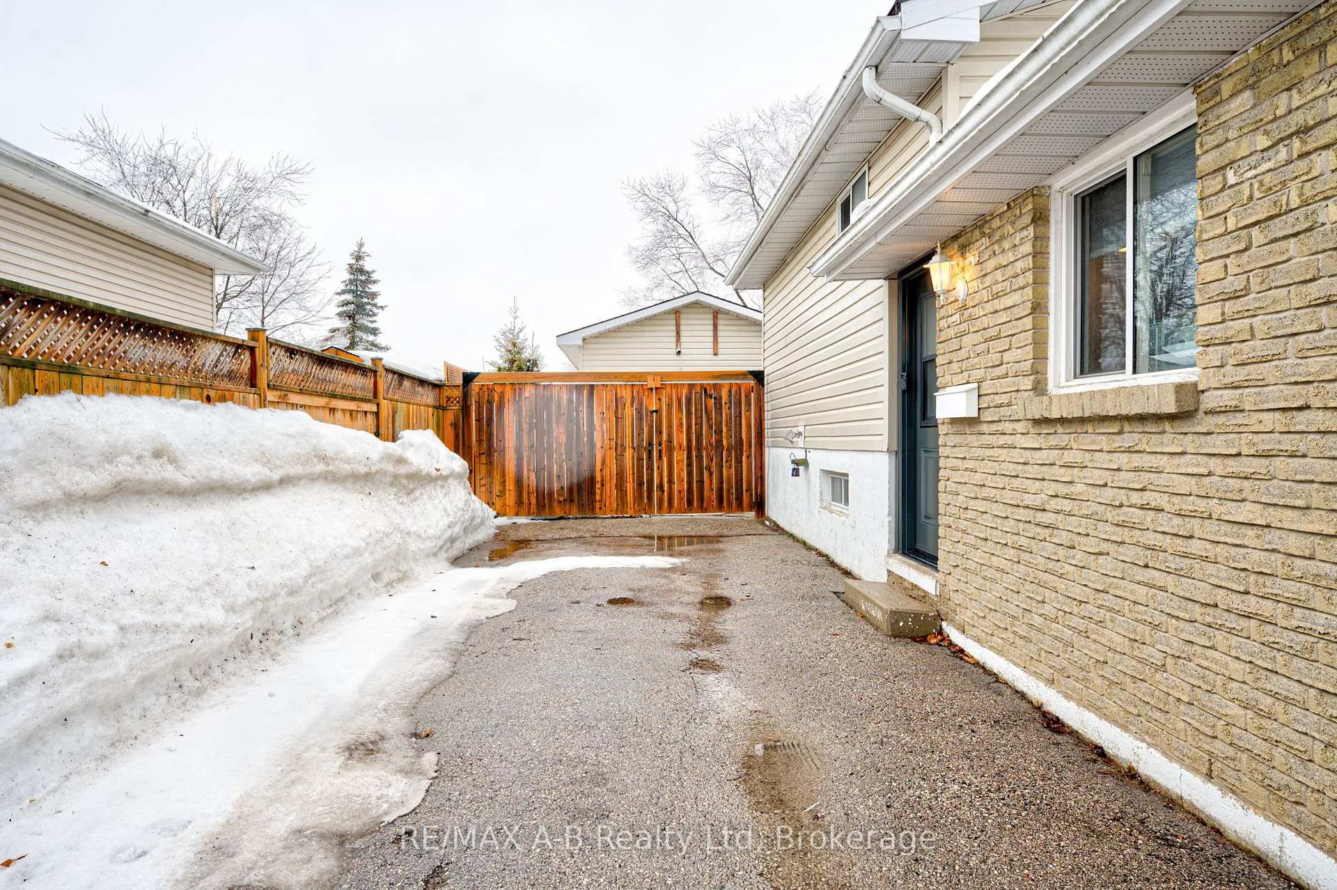 Photo 5 of 270 Home Street, Stratford — HOMEH