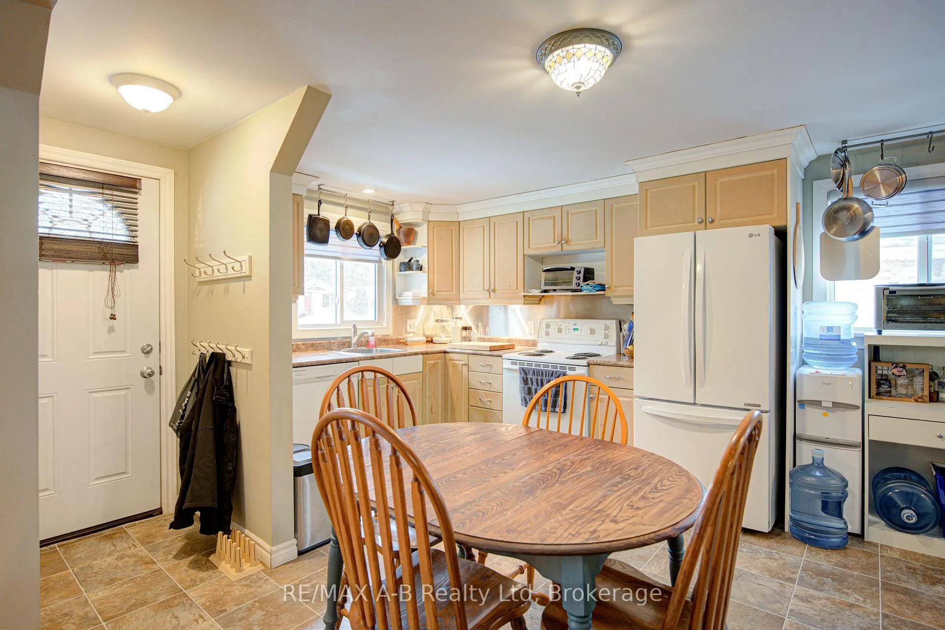 Photo 11 of 270 Home Street, Stratford — HOMEH