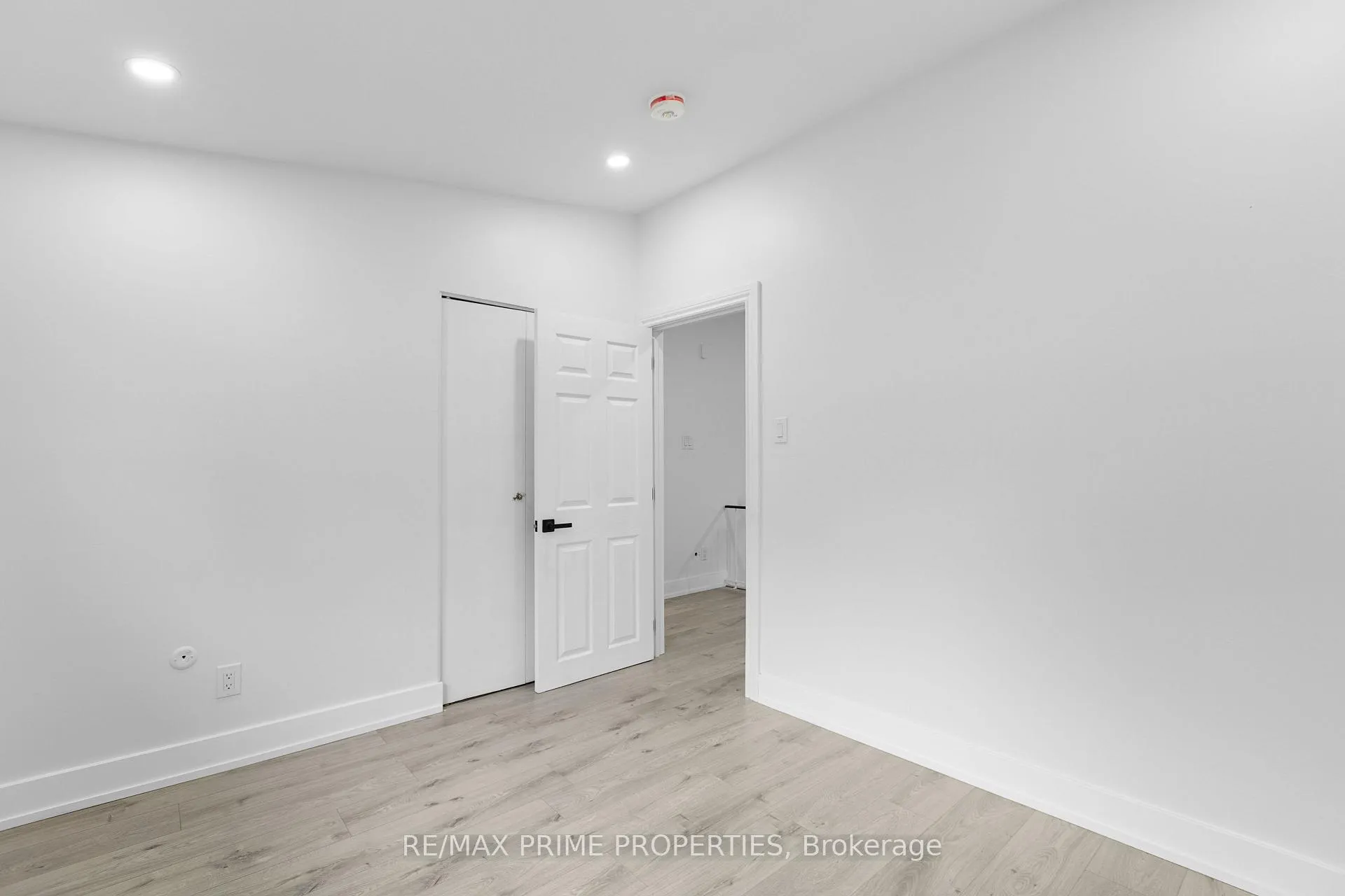 Photo 20 of 1035 Connery Avenue, Ottawa, Elmvale Acres/Urbandale — HOMEH