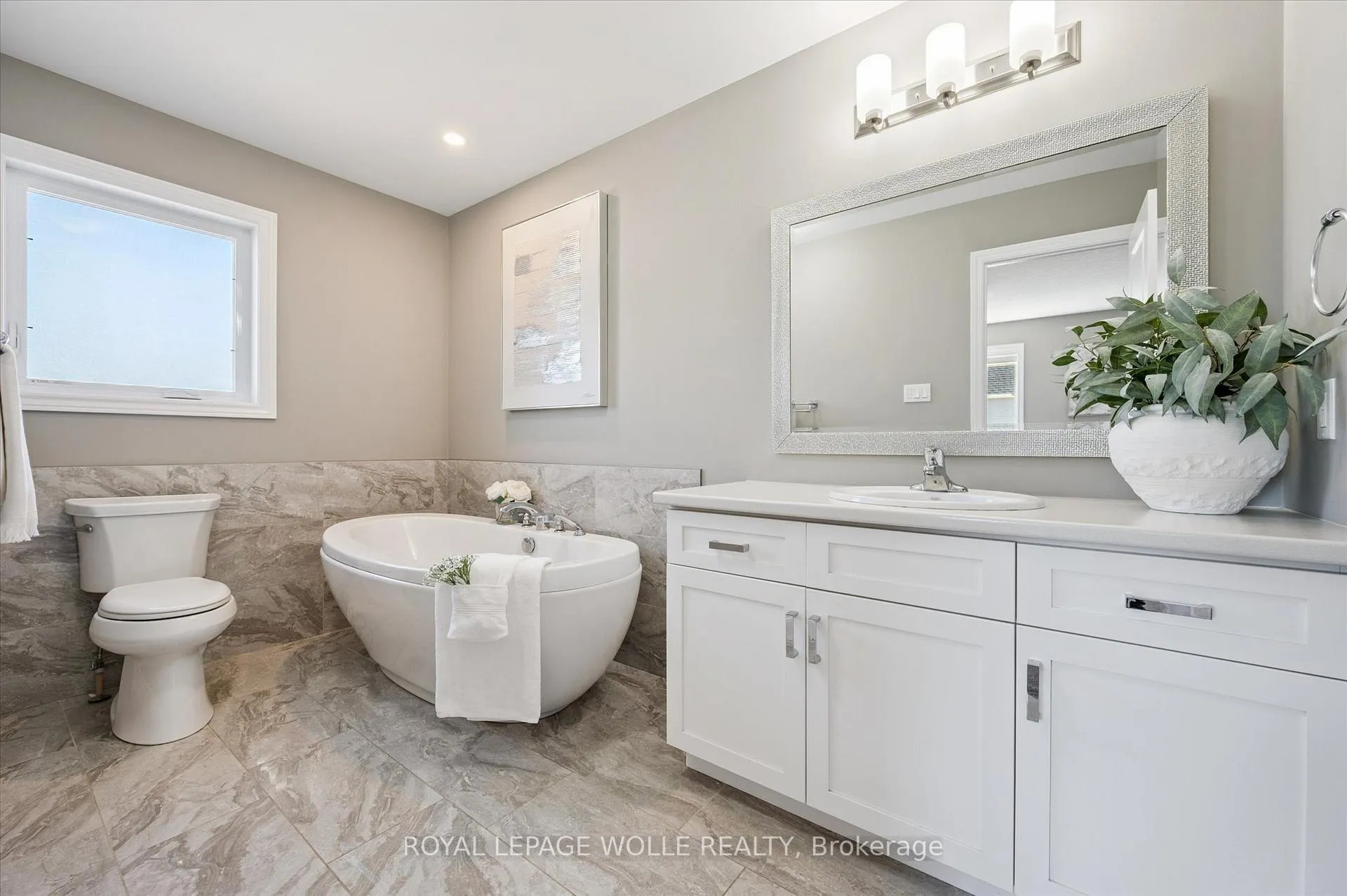 Photo 28 of 8 Griffith Court, North Perth, Listowel — HOMEH