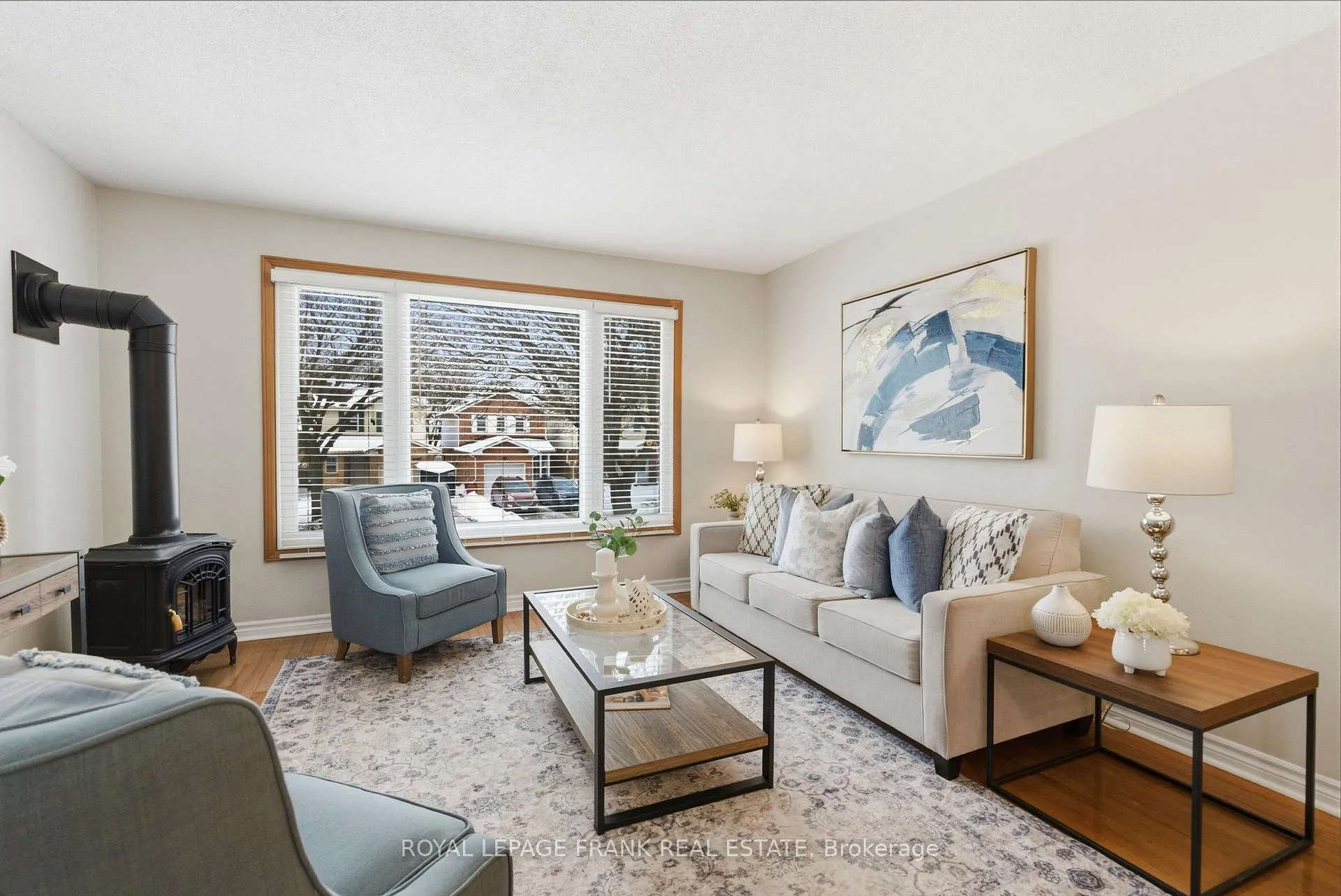 Photo 10 of 102 Turnberry Crescent, Clarington, Courtice — HOMEH