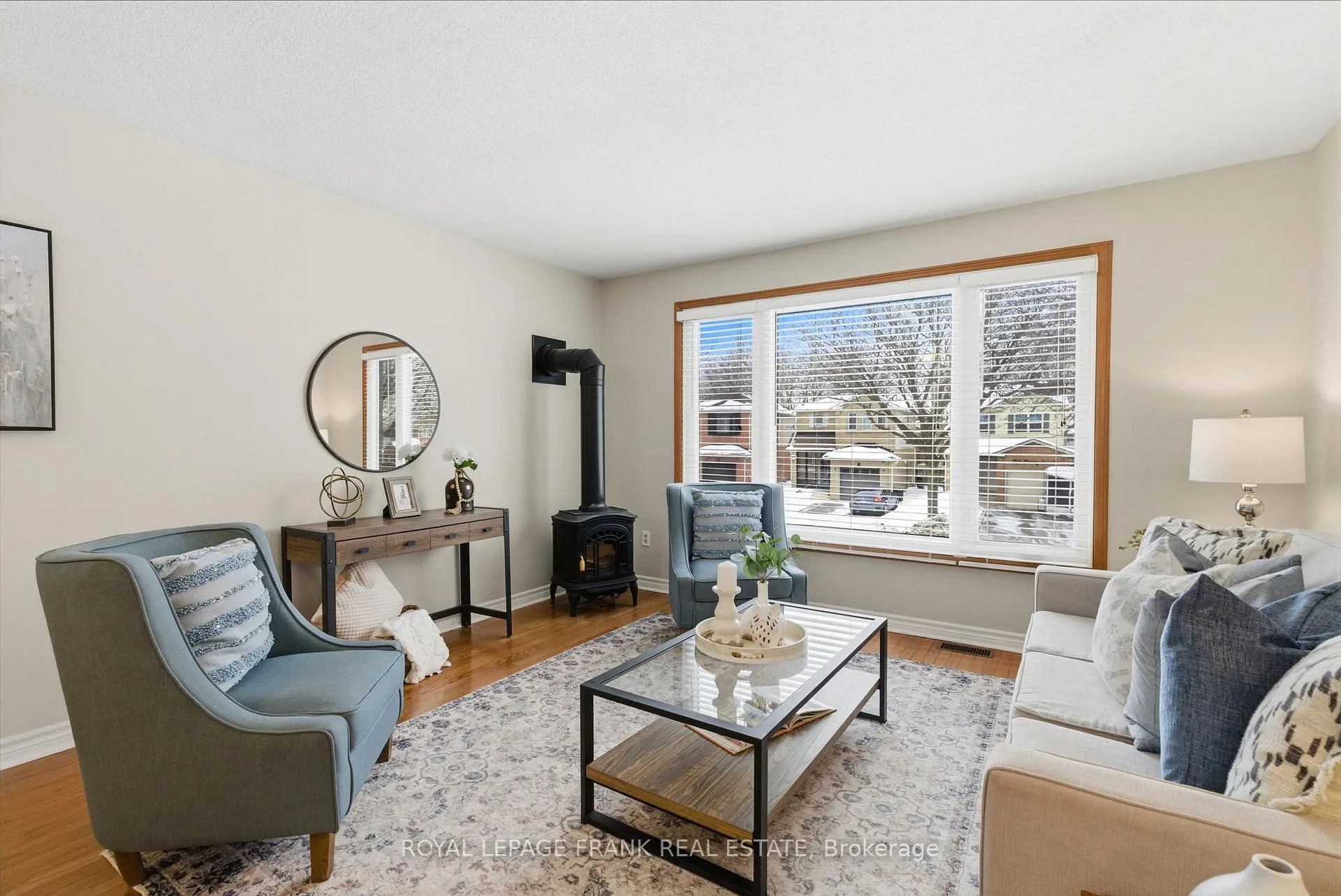 Photo 11 of 102 Turnberry Crescent, Clarington, Courtice — HOMEH