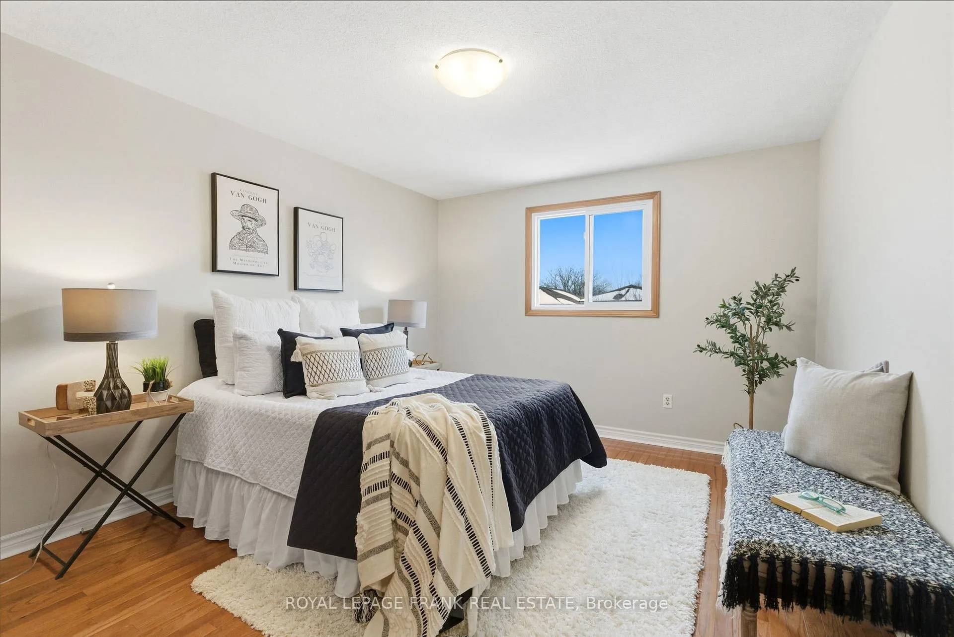 Photo 14 of 102 Turnberry Crescent, Clarington, Courtice — HOMEH