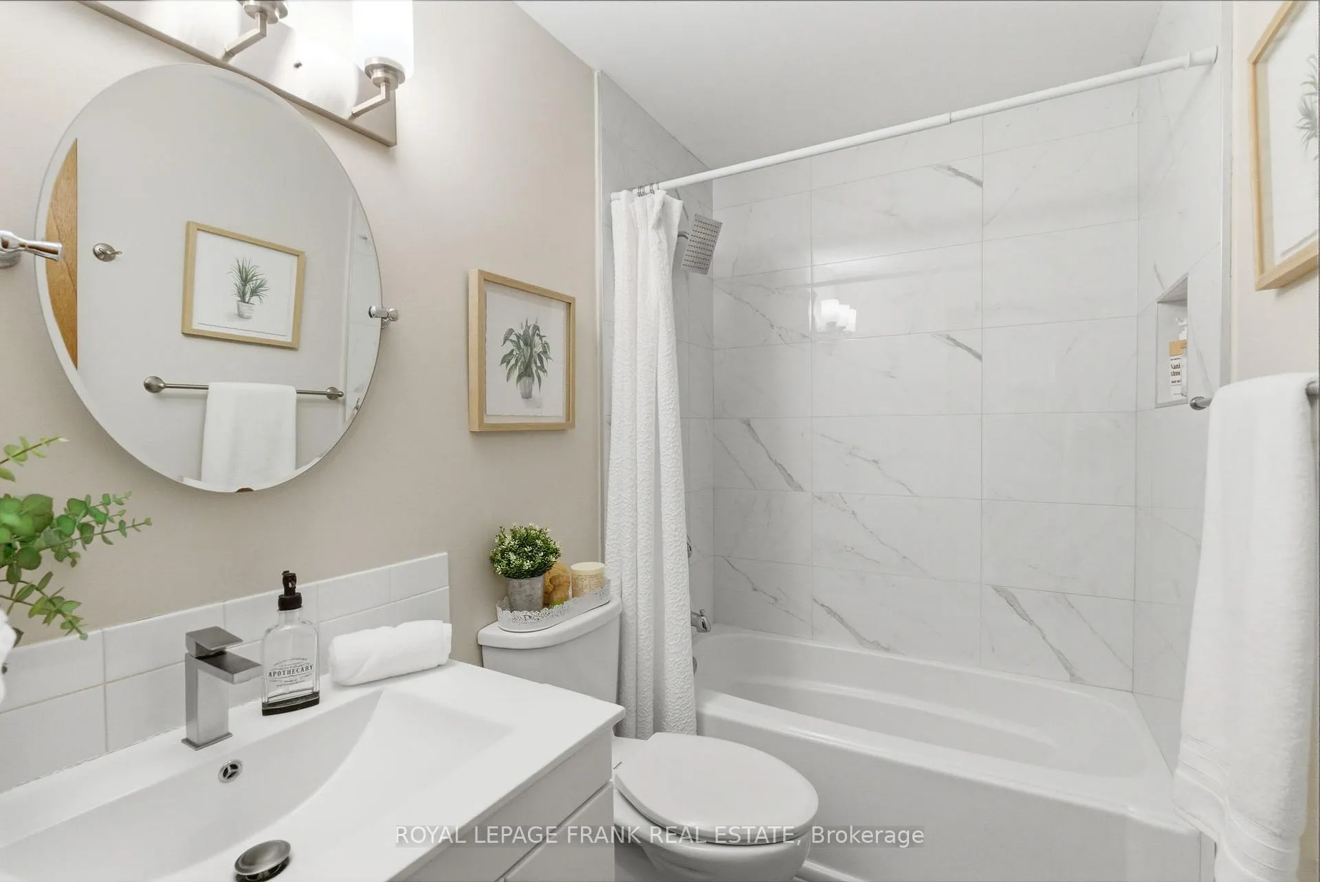 Photo 17 of 102 Turnberry Crescent, Clarington, Courtice — HOMEH