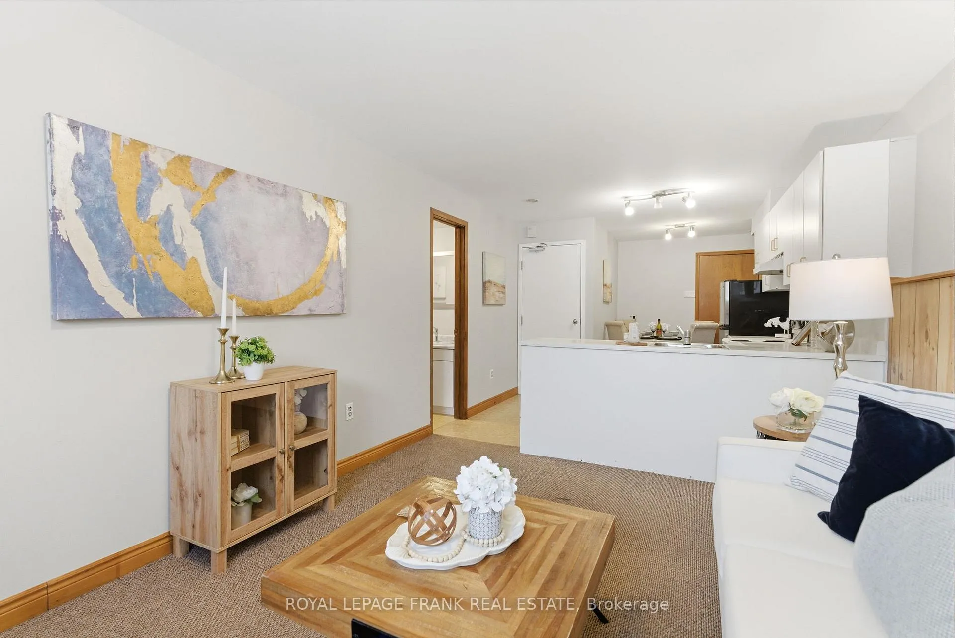 Photo 24 of 102 Turnberry Crescent, Clarington, Courtice — HOMEH