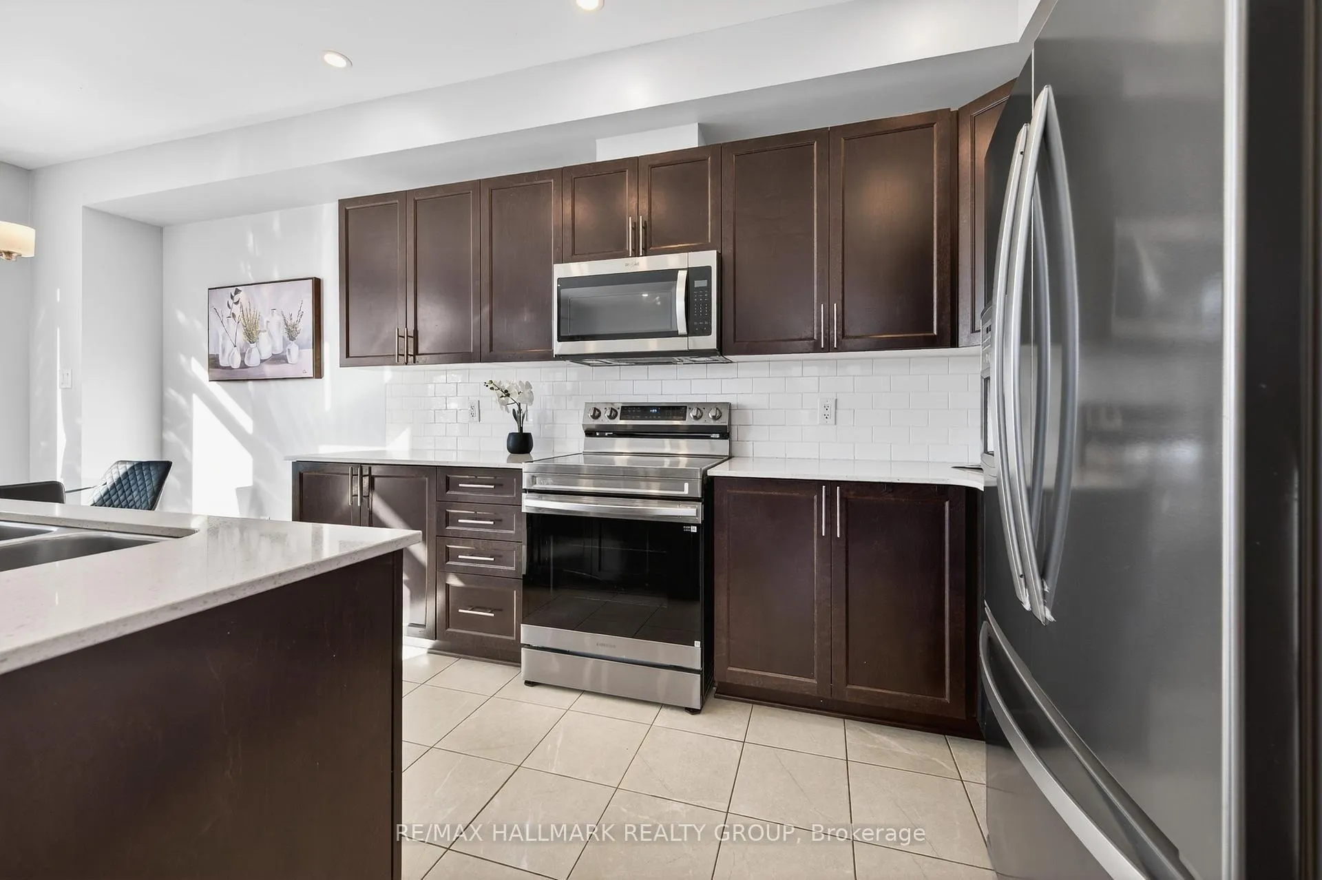 Photo 12 of 307 Ibanez Walk, Ottawa, Leitrim — HOMEH
