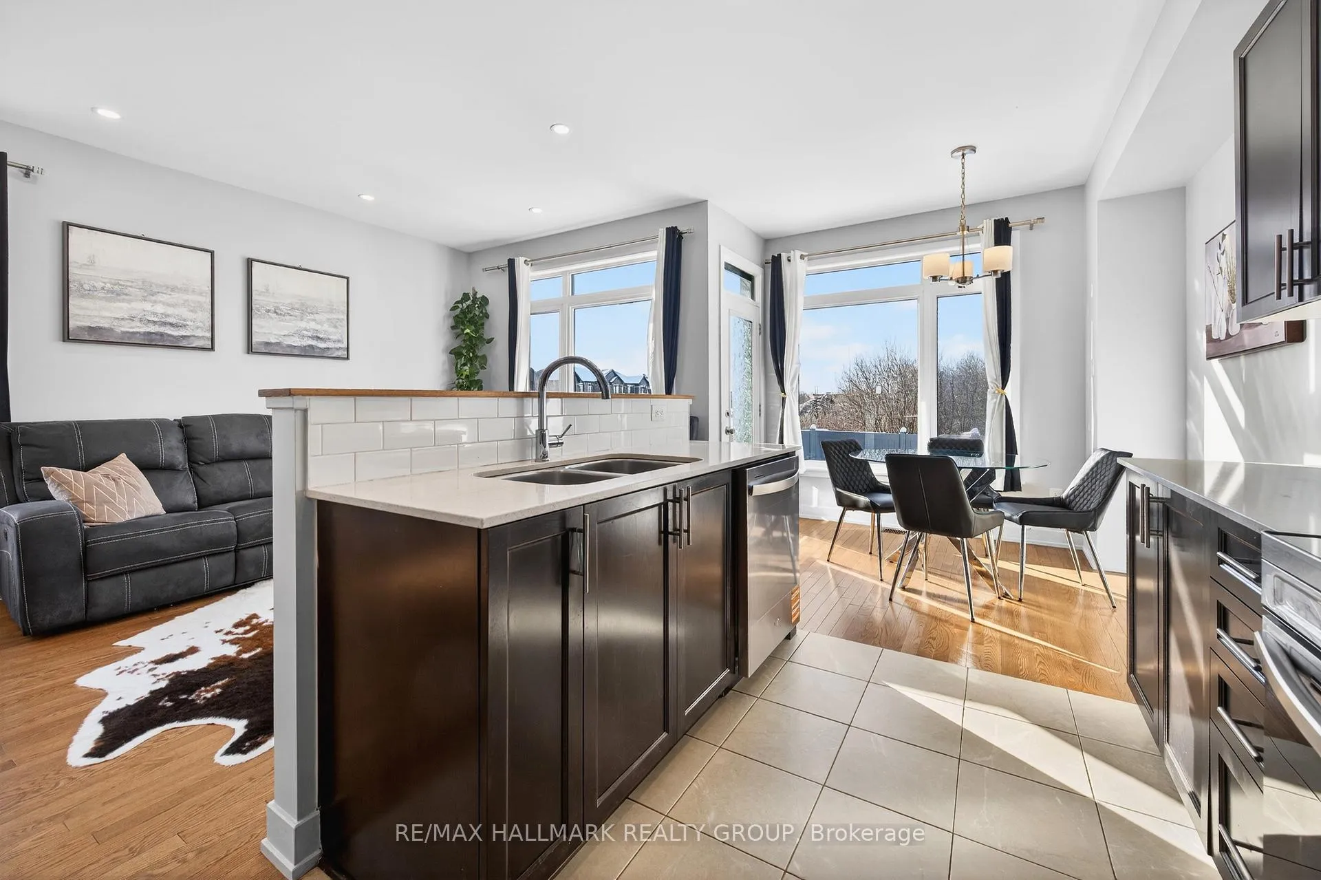 Photo 13 of 307 Ibanez Walk, Ottawa, Leitrim — HOMEH